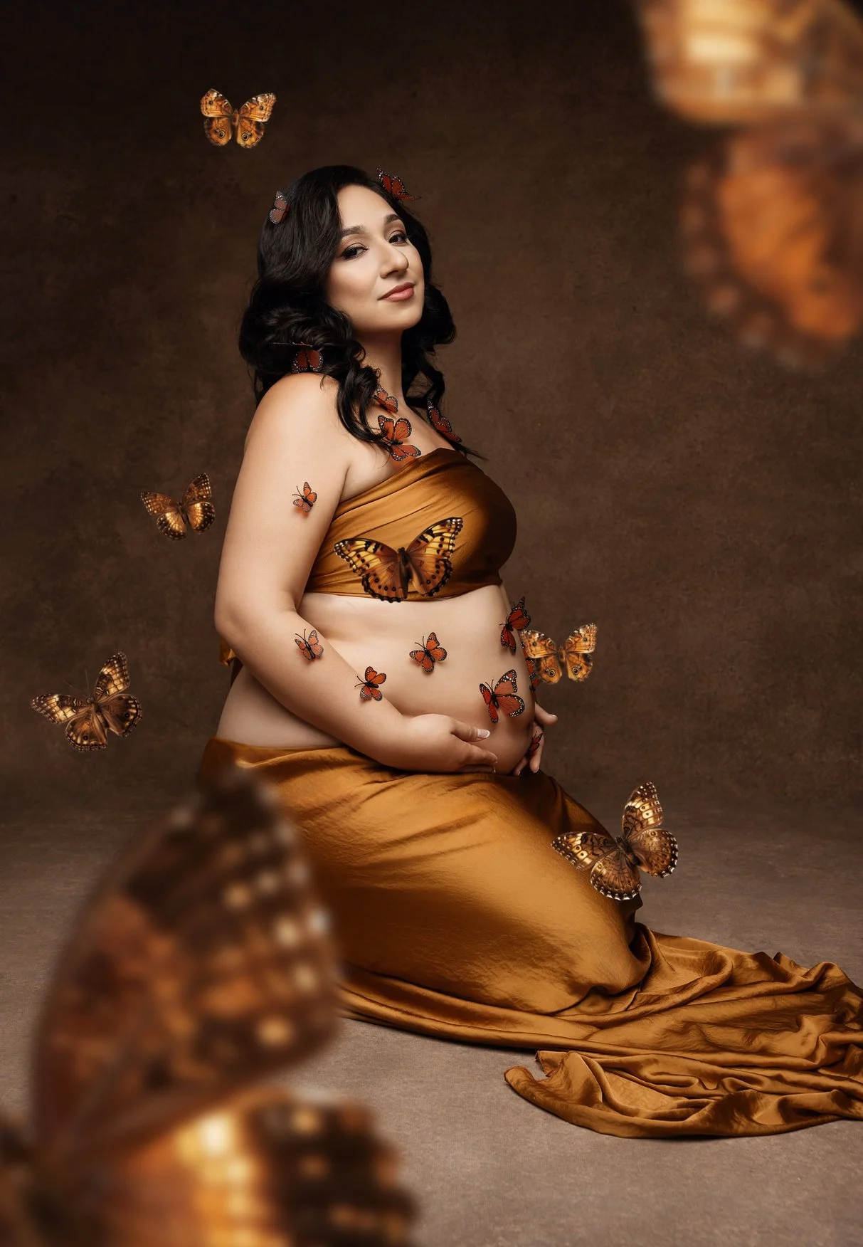 Expecting mother photoshoot with golden butterflies maternity portrait in Chicago - Filaneyka photo studio