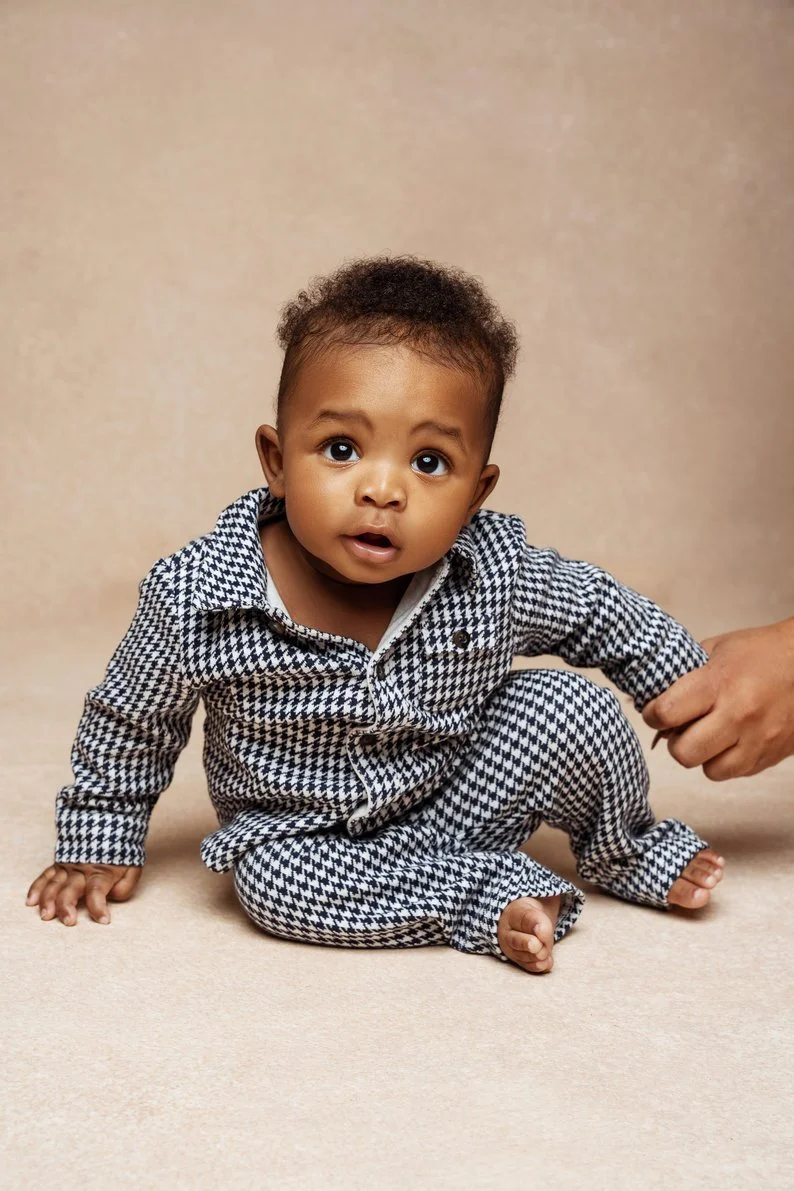 First birthday photoshoot with baby in houndstooth studio portrait in Chicago - Filaneyka photo studio
