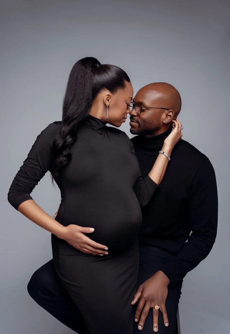 Maternity portrait session with intimate couple maternity portrait in Chicago - Filaneyka photo studio