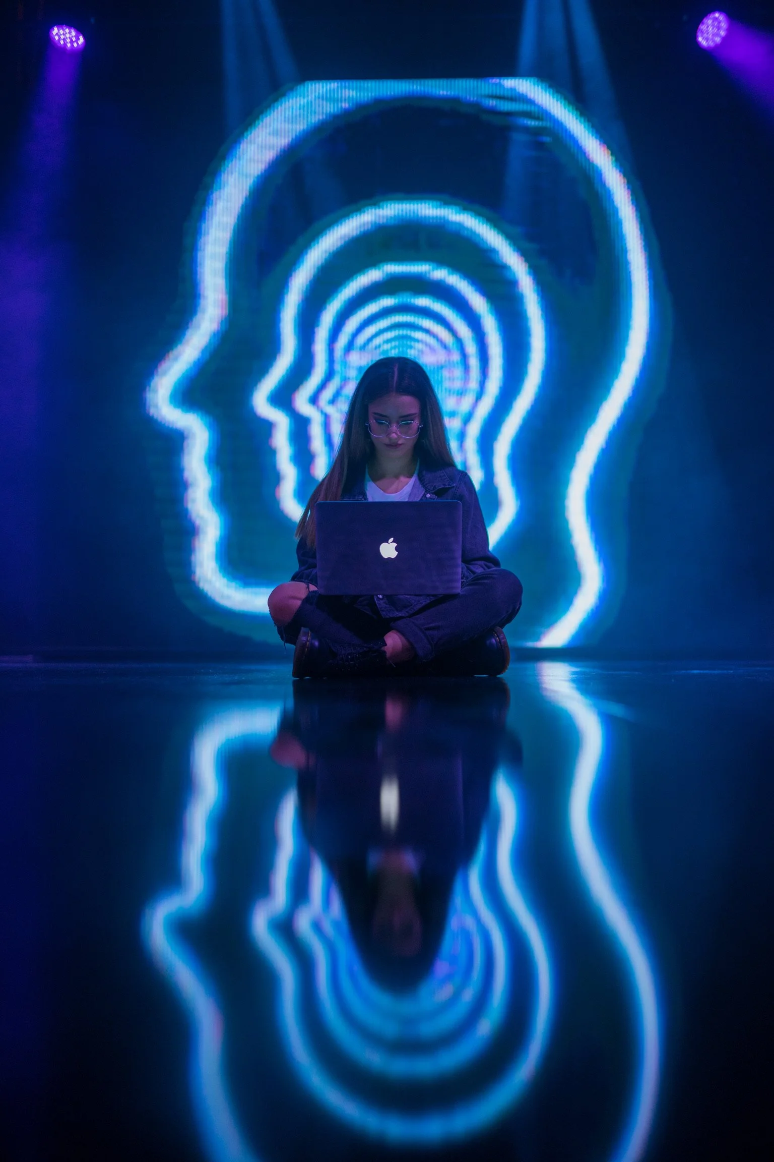 Start-up business owner learning social media marketing through NV Creative online class in Melbourne