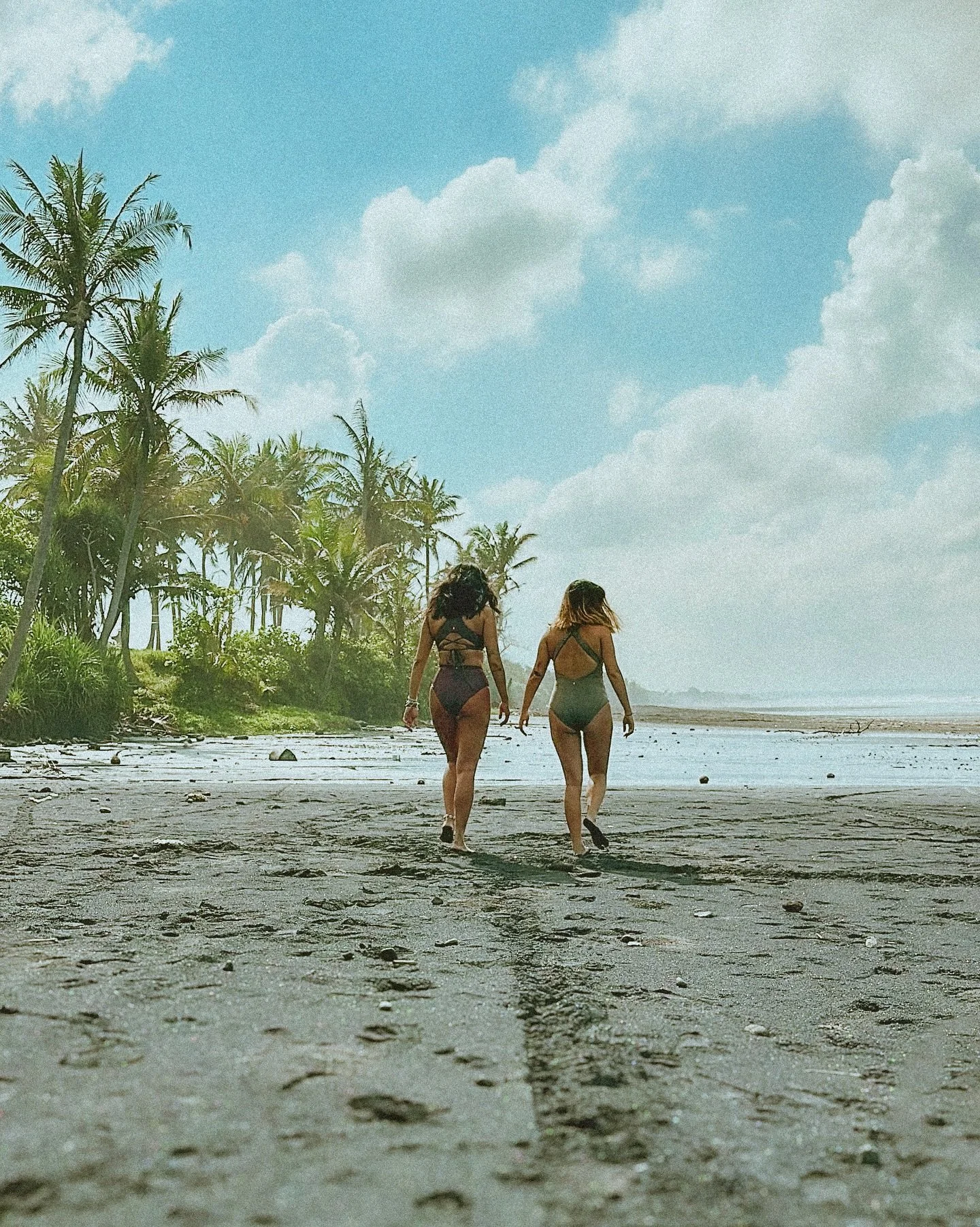 Vibes from 2023 still hitting right.
•
•
📸: @cccccasper_ 
#solandoceangirls #solandoceanlife #secretbeach #bali