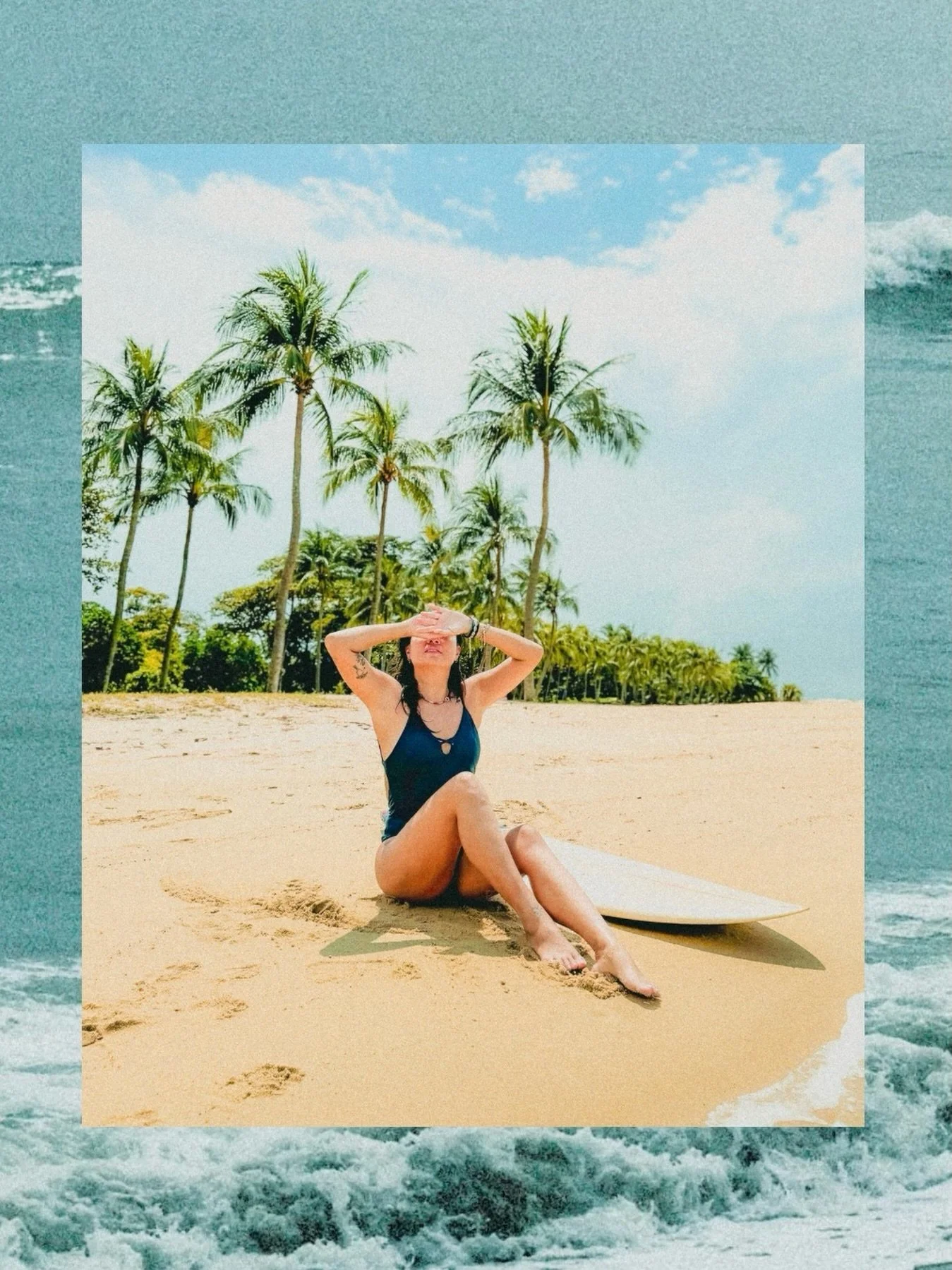 There&rsquo;s a kind of freedom you can only find in the ocean.🌴🌊💙
Swimsuit: Kaia Bather
&bull;
#solandoceangirls #solandoceanlife #madeforsurfers
