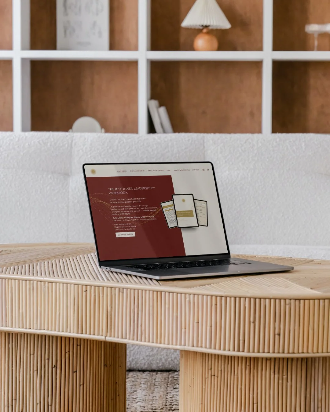 Workbook and Sales page design for Anelia Uzunova - speaker and educator in leadership and personal transformation @aneliaah 

(ENG)
It has been a great pleasure working with Anelia over the past few months. We have created her book and other free re