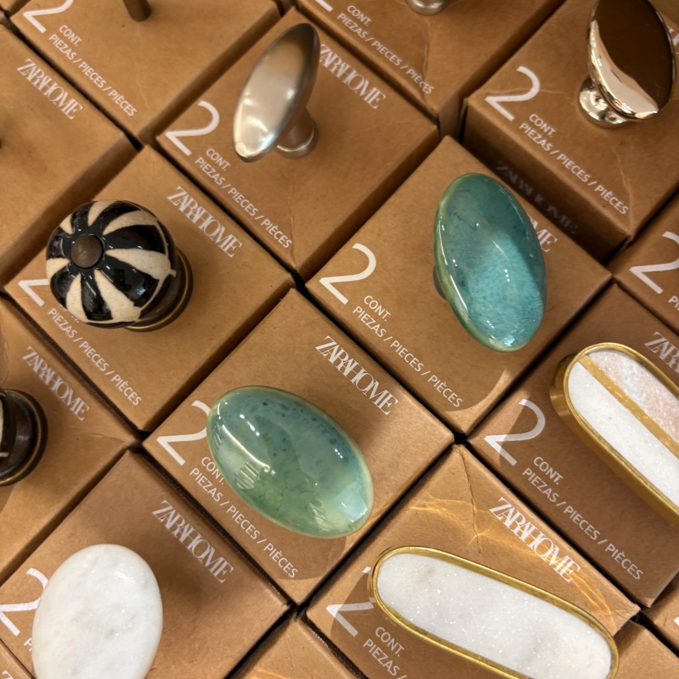 Details details details&hellip;@zarahome
.
.
.
#decor #homestyling #finishes #seasonsdesign