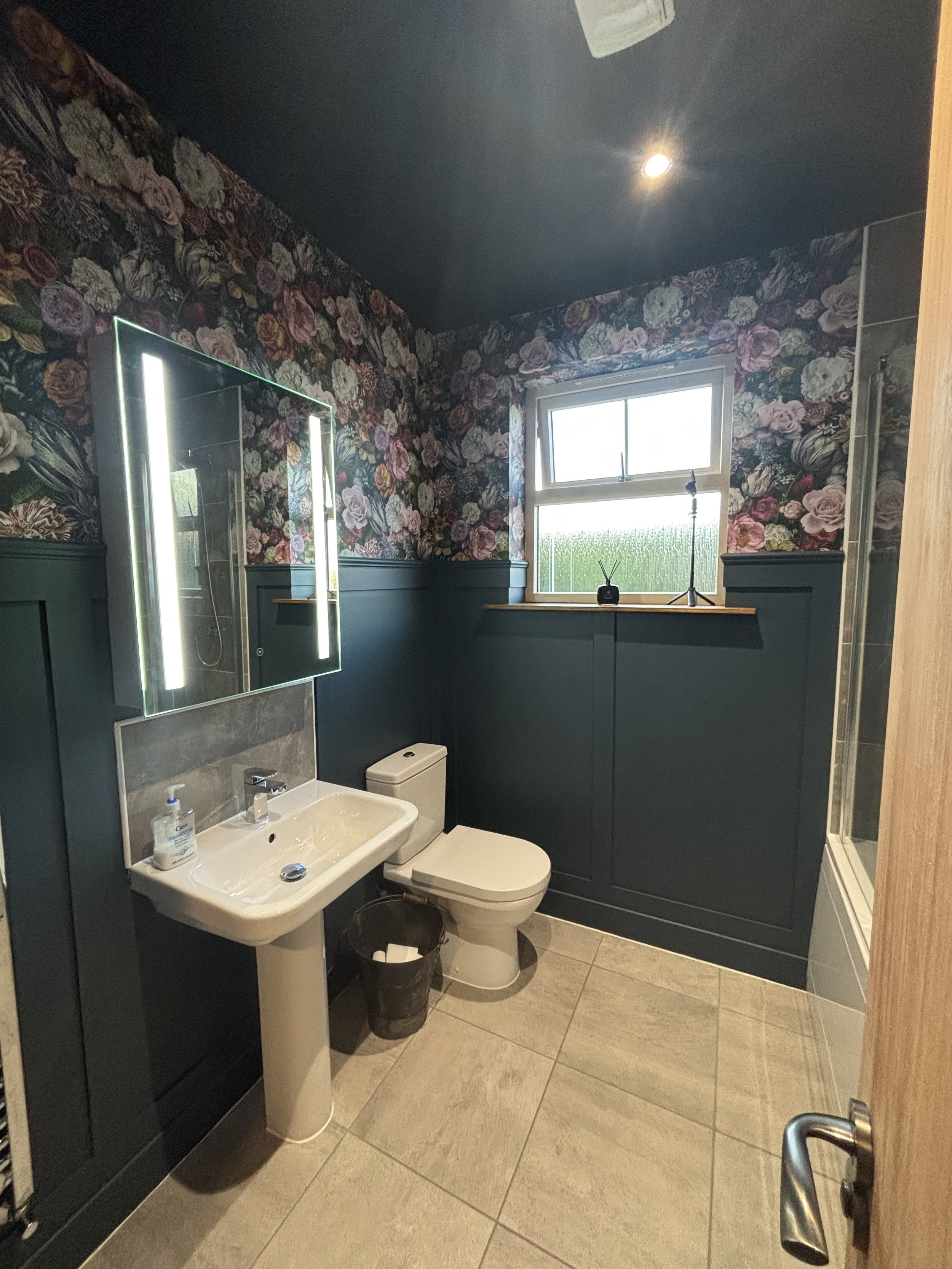 Shaker panelling in Bathroom