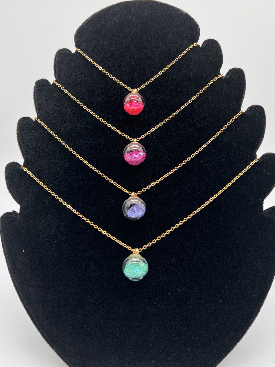 Glass bubble necklace