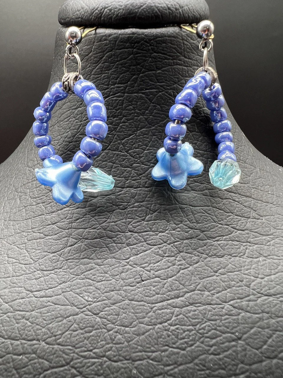 Circle small blue earrings