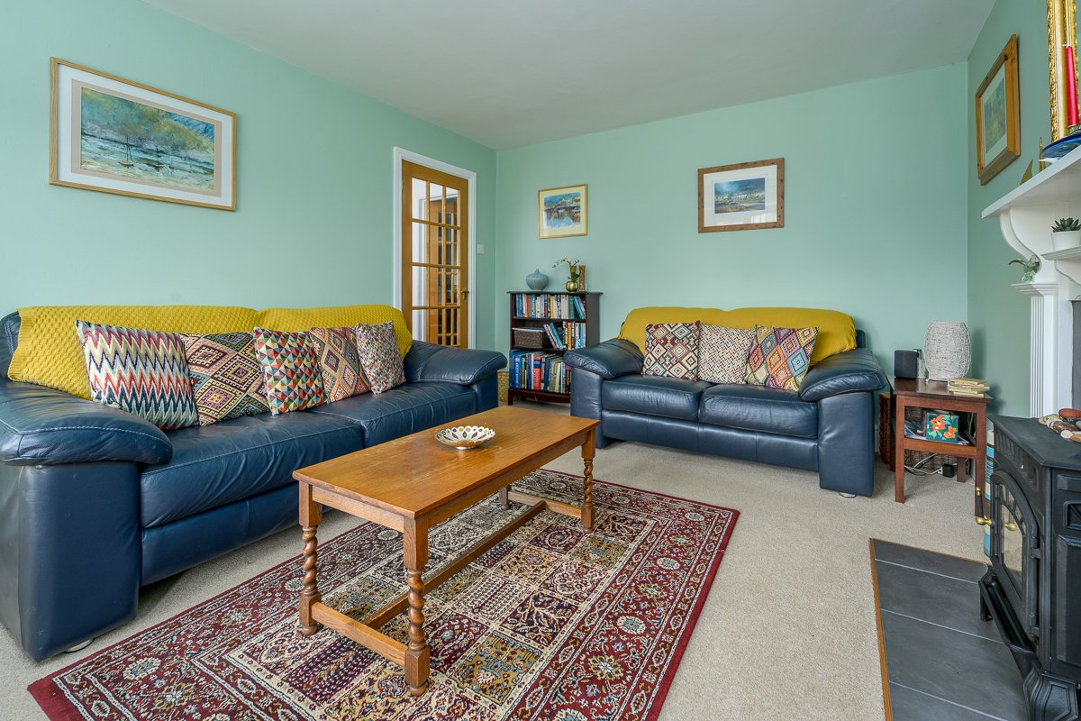 Lounge-3.jpg