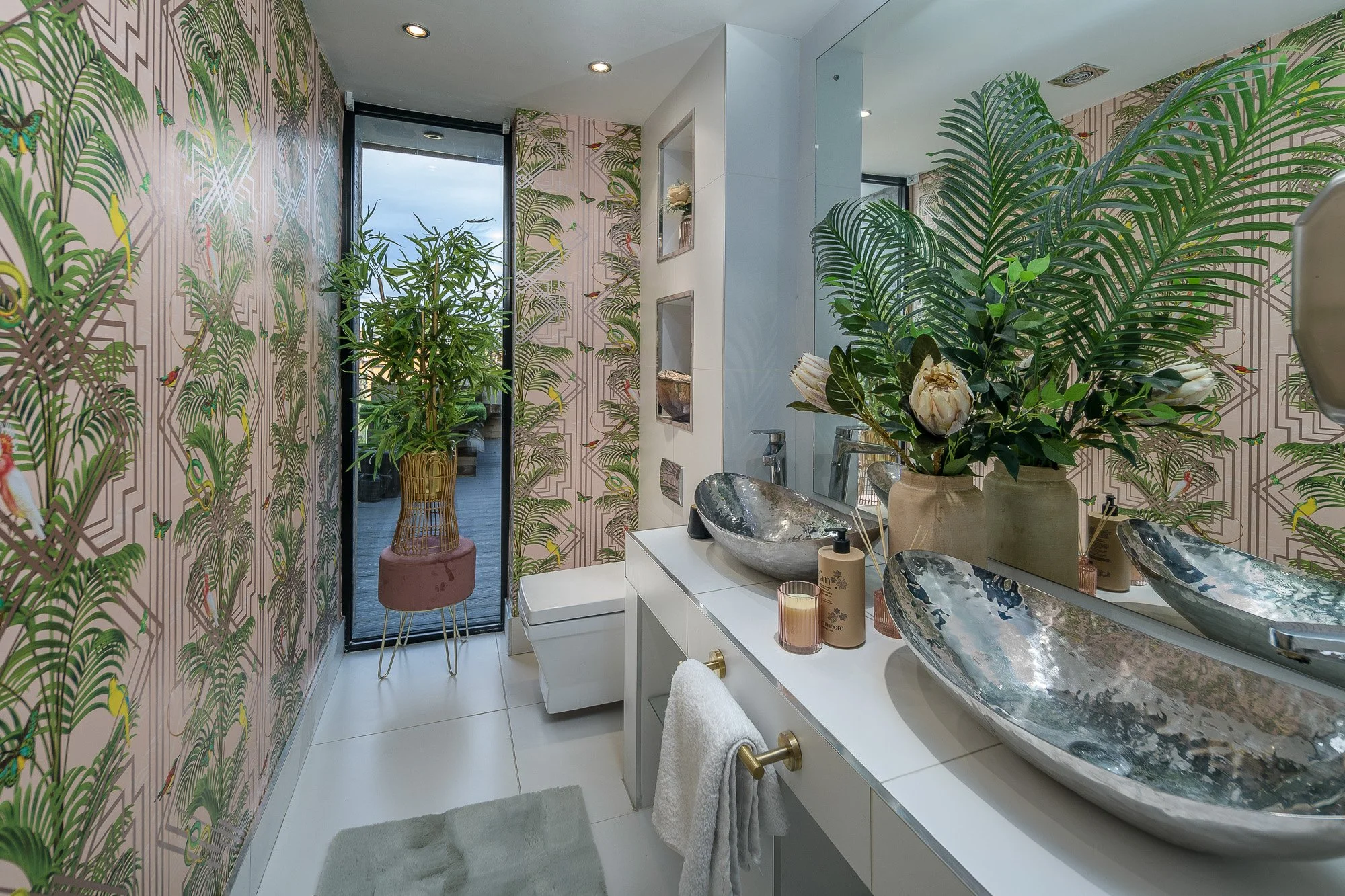 Washroom-1-WEB.jpg