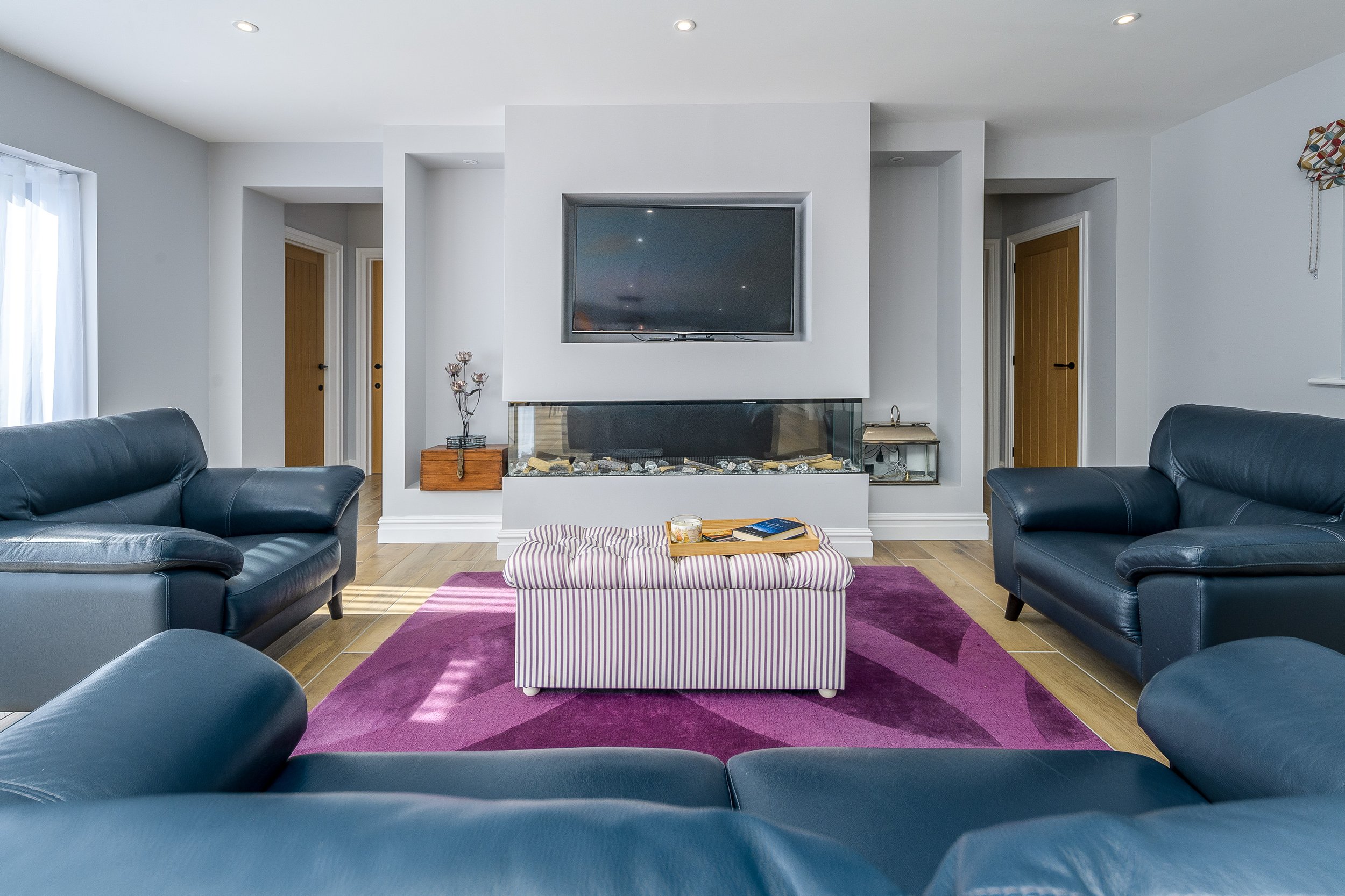 Lounge-3.jpg