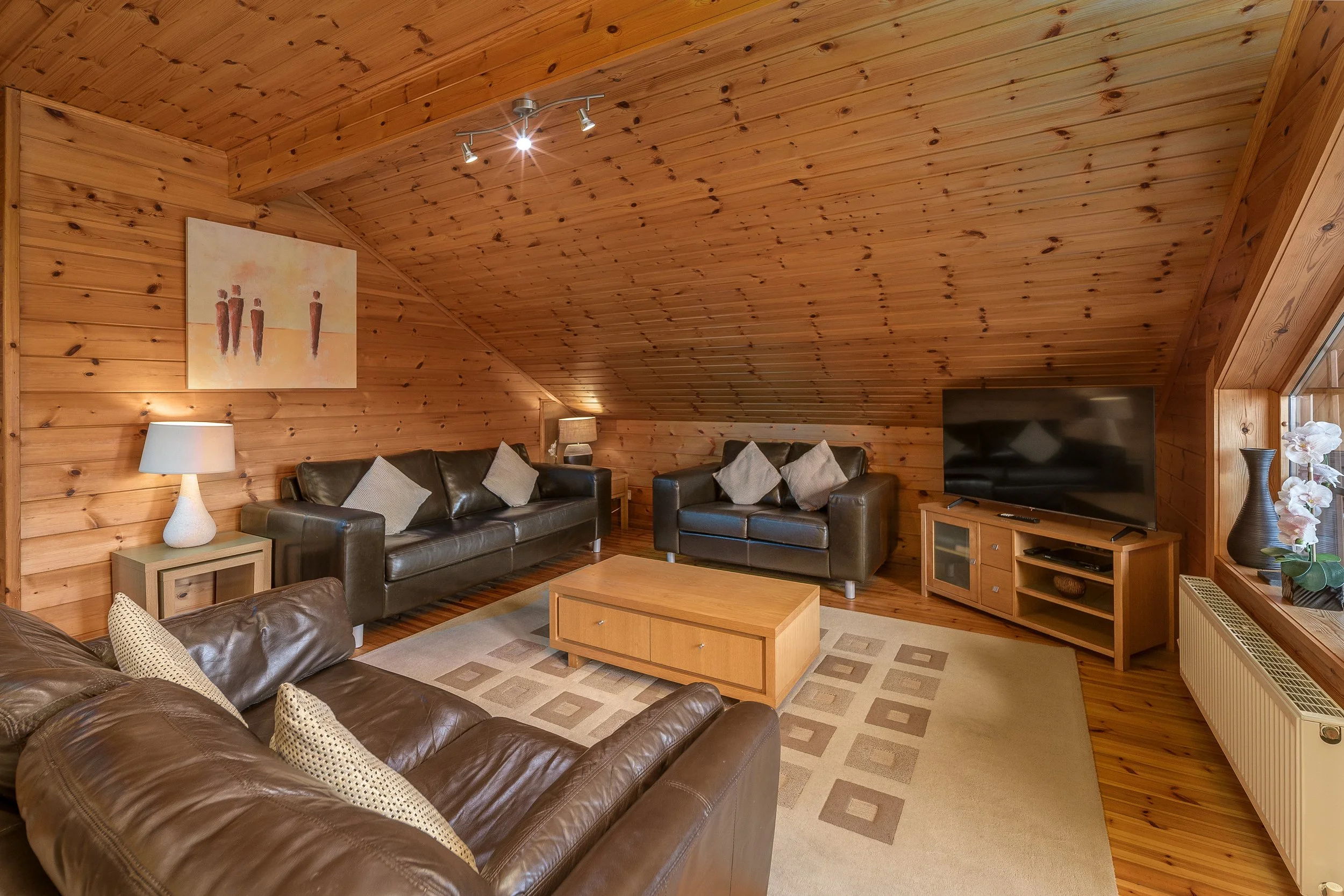Lounge-2.jpg