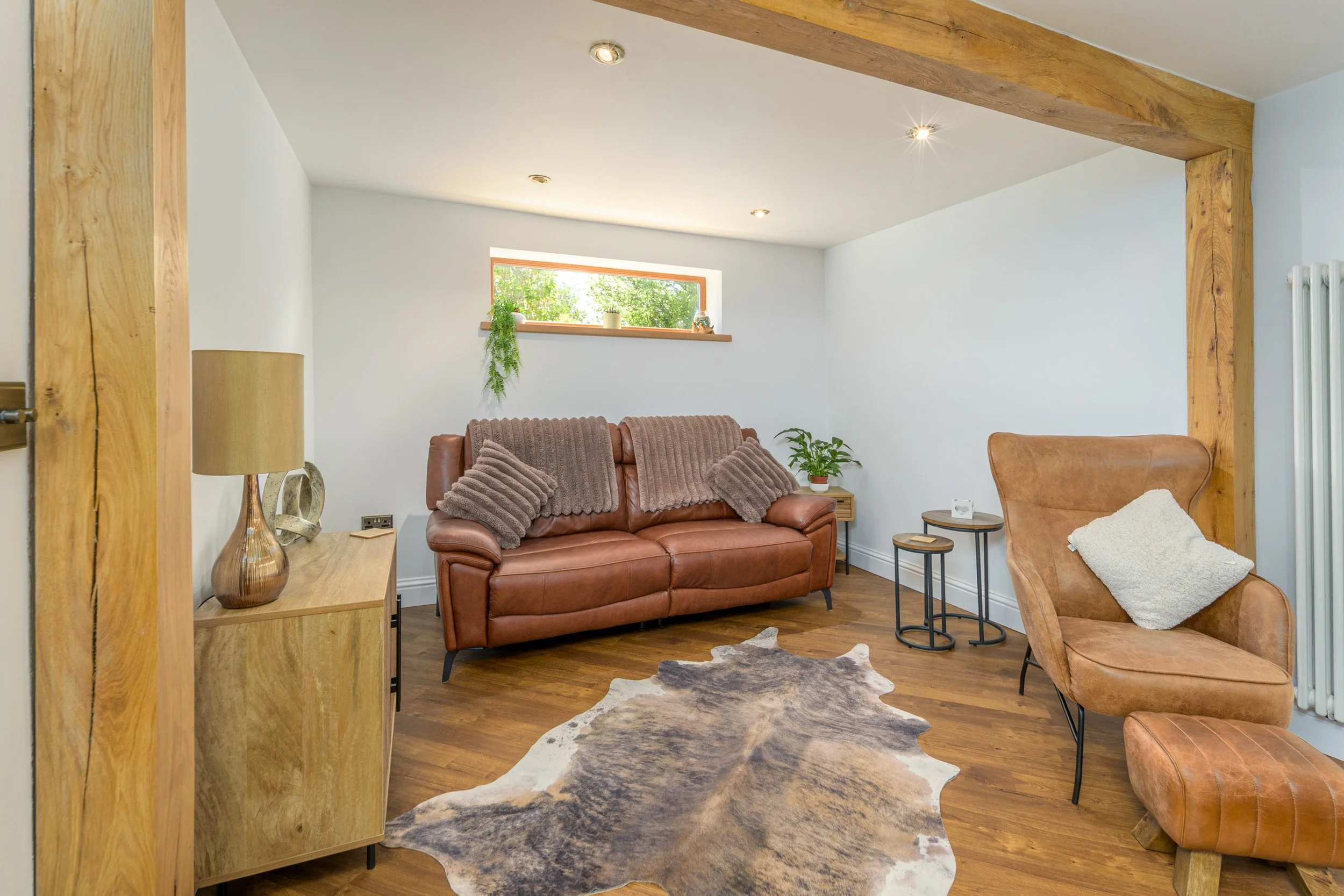 Lounge-2.jpg