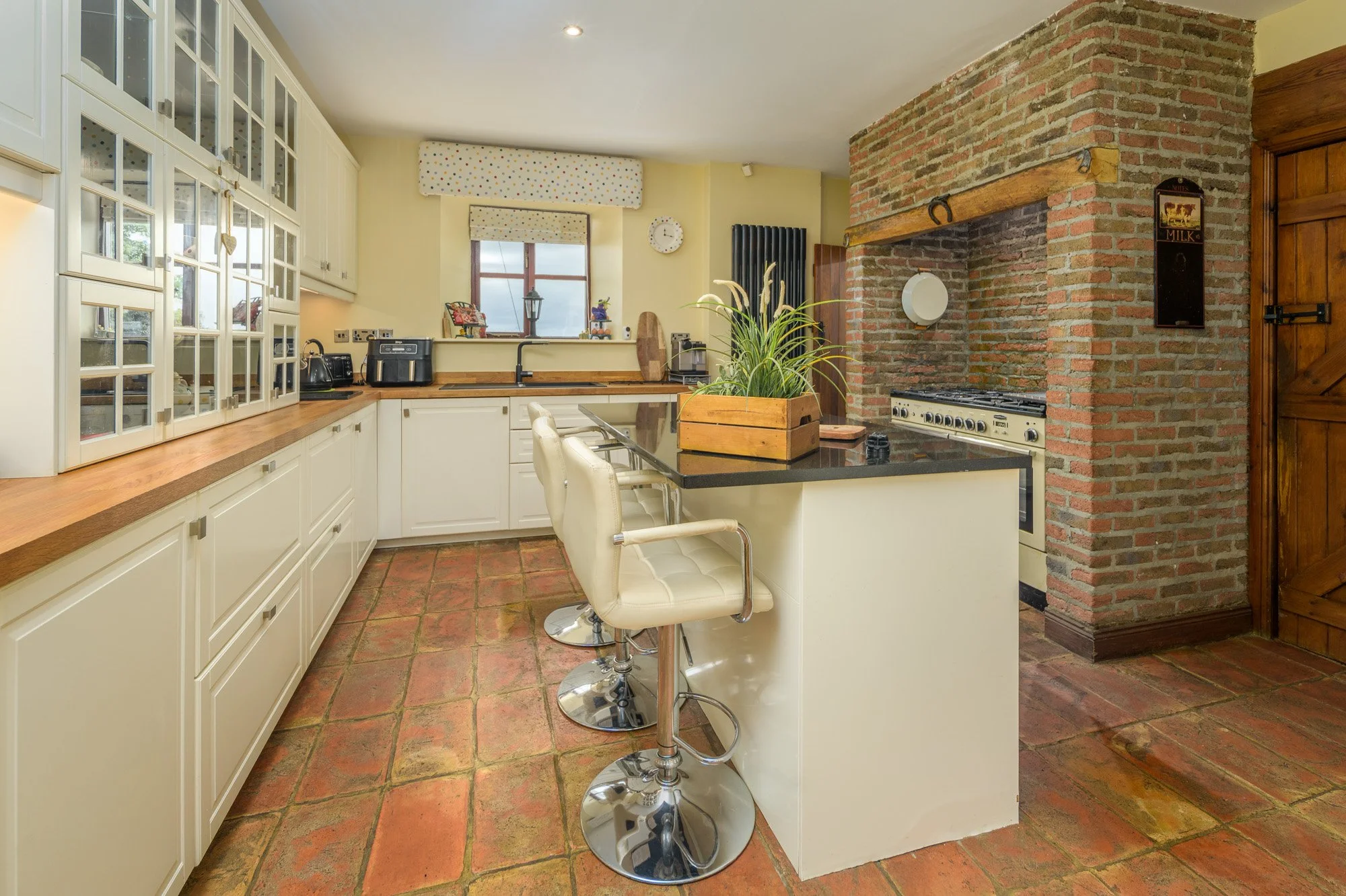 Kitchen-1-WEB.jpg