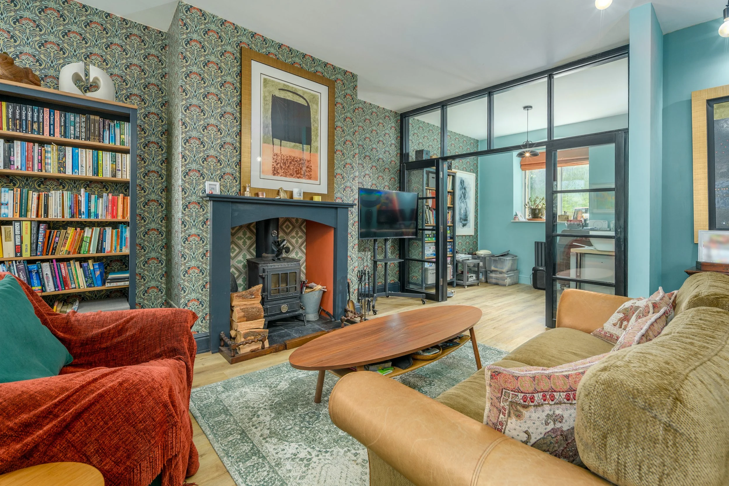 Lounge-1.jpg