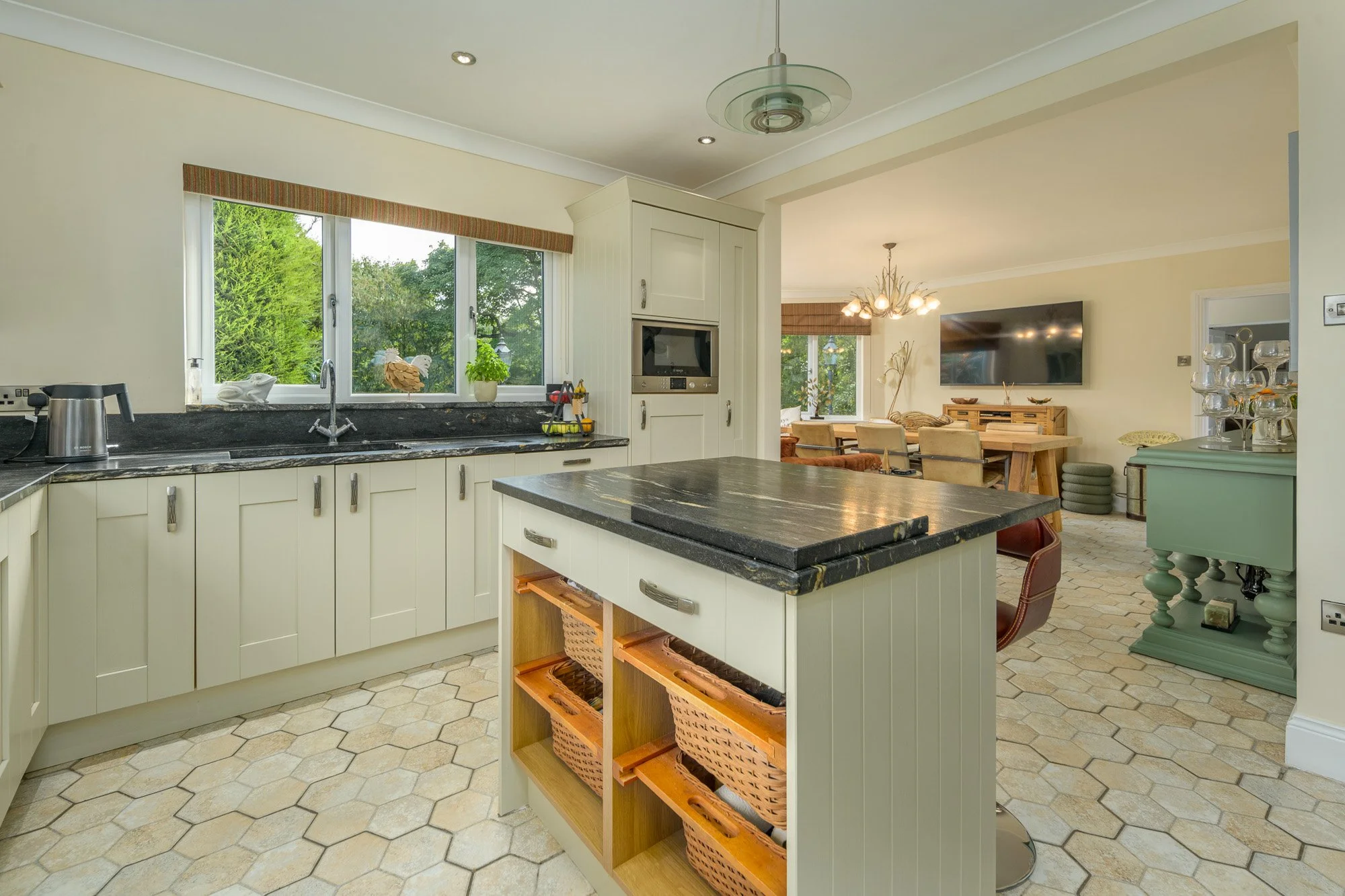 Kitchen-4-WEB.jpg