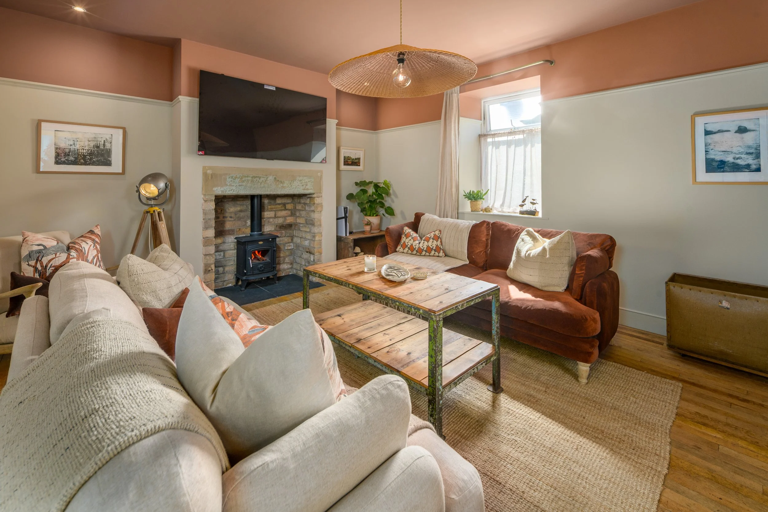 Lounge-1.jpg