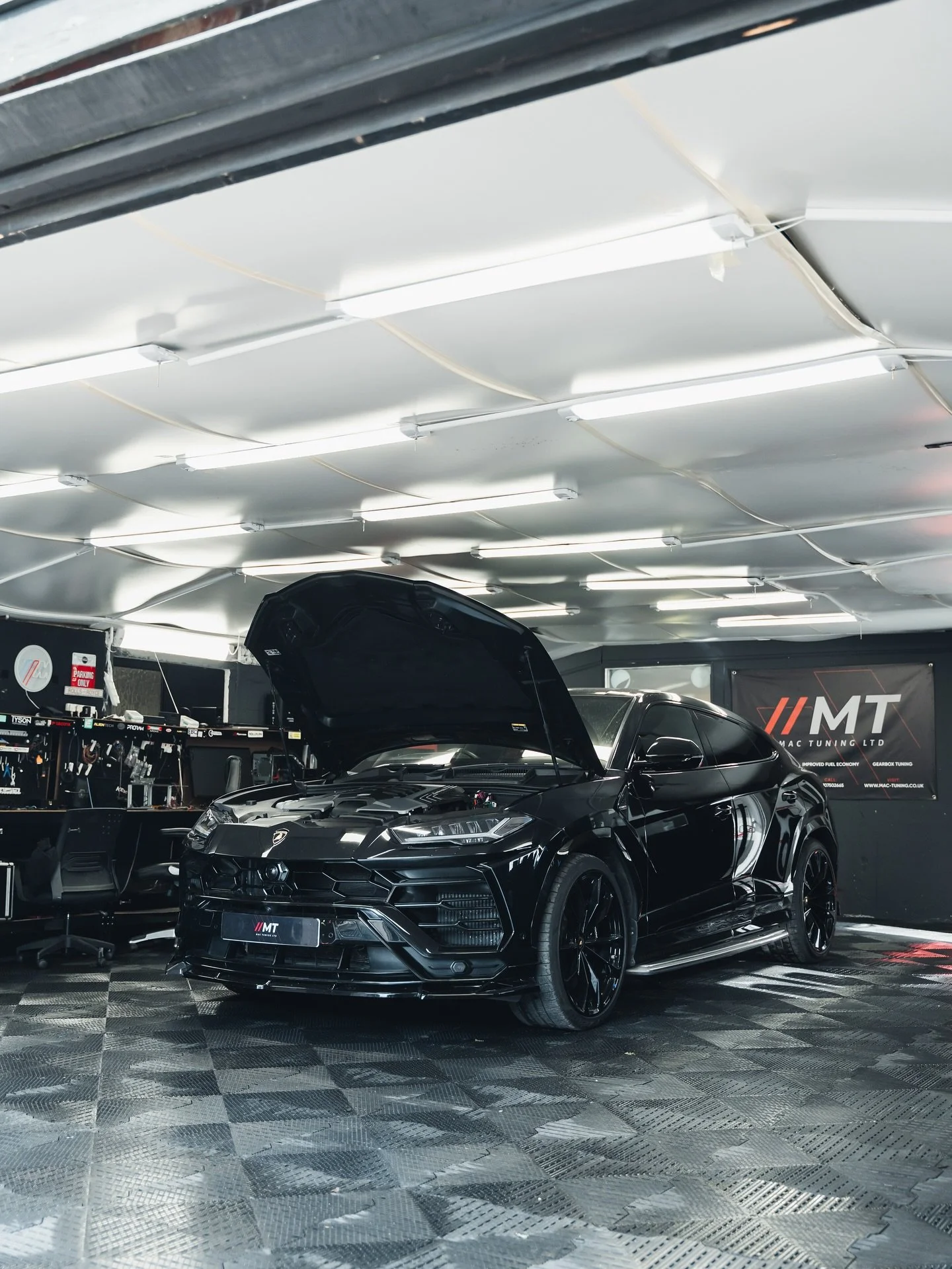 Another stunning Lamborghini Urus in for our stage 1 engine and gearbox tuning package, now running a massive 730BHP and a huge 1000NM! 

As expected it completely breezed through our pre tuning health checks and inspection, live data was completely 