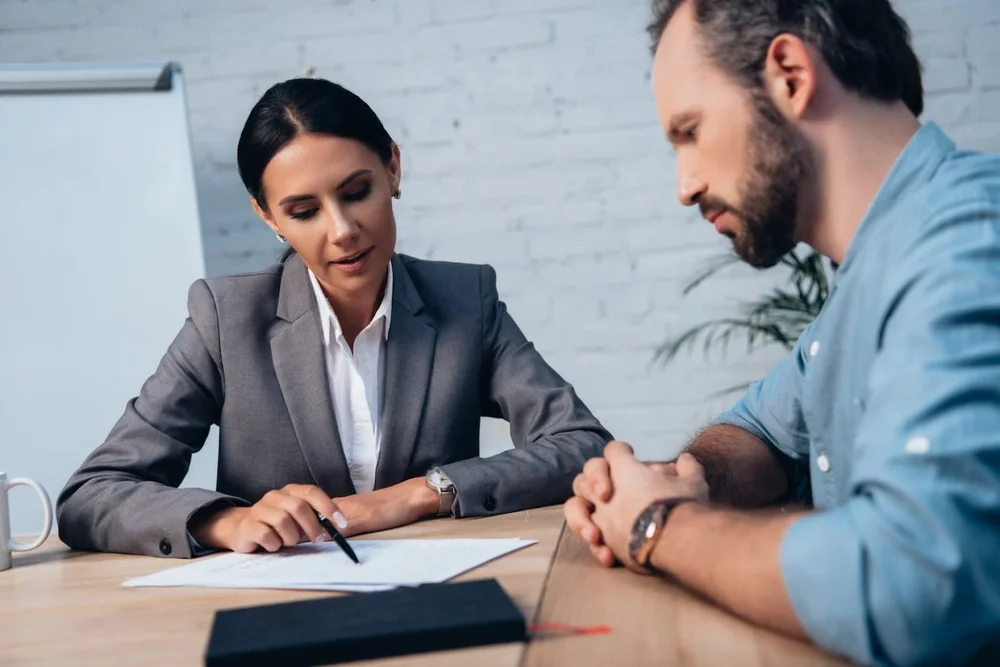 Quand embaucher un avocat pour une réclamation d'assurance — Avocats ...