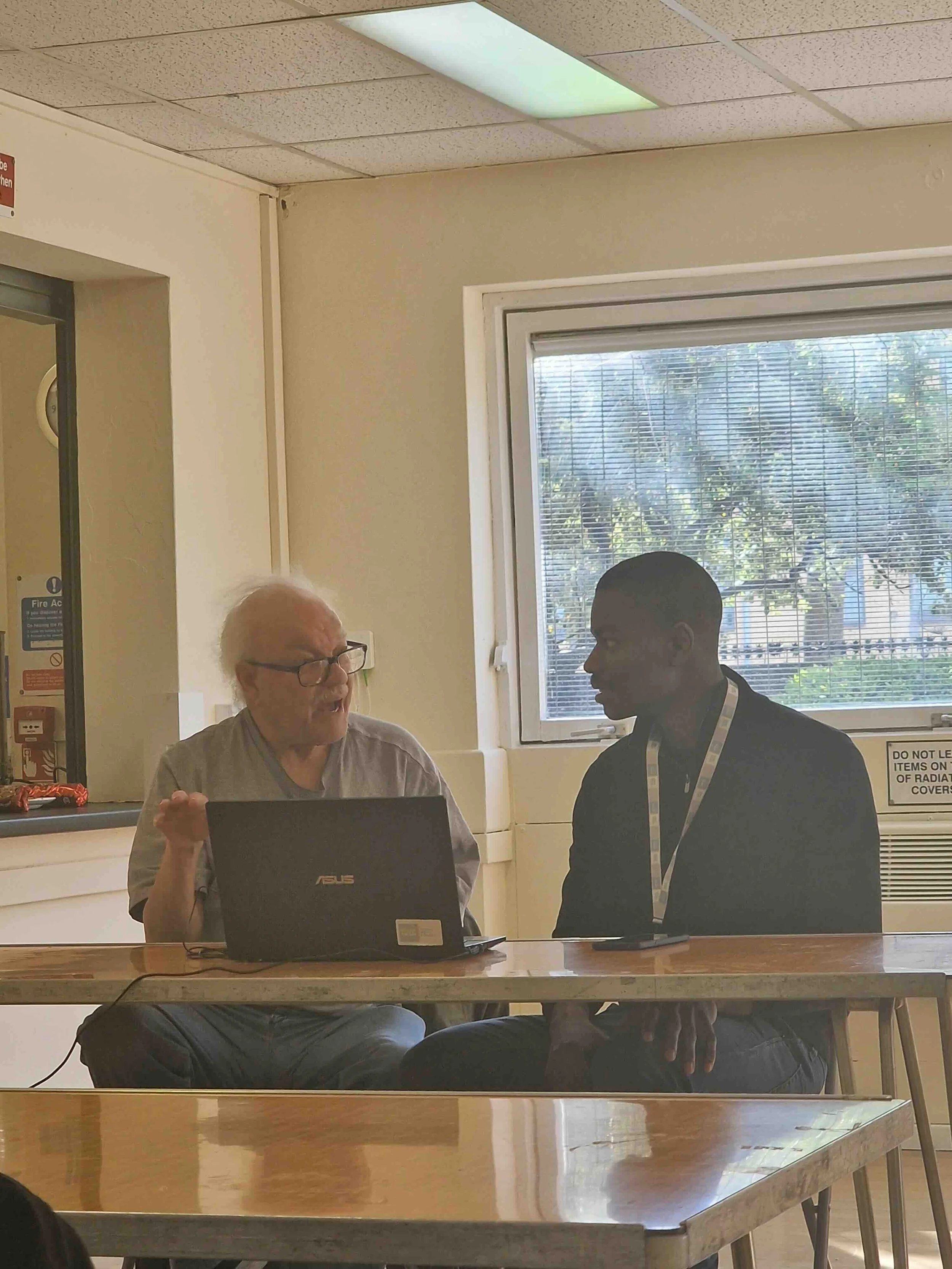 bridge-the-gap-digital-poverty-drop-in-session-attendee-1.jpg