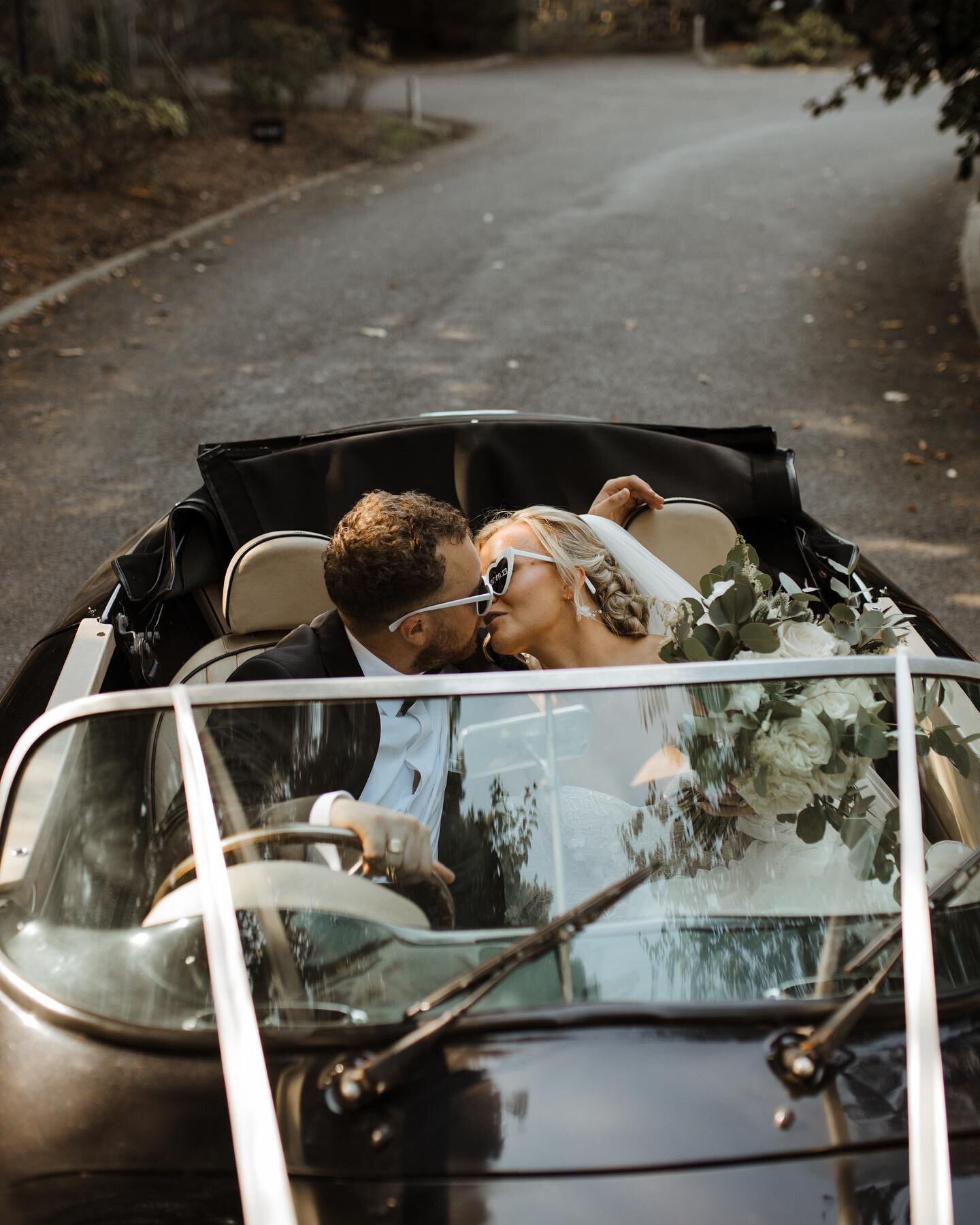 Obsessed 📸 

#weddingphotographer #ukweddingphotographer #norfolkweddingphotographer #londonweddingphotographer #modernbride #weddingcar #weddingphotoinspo #weddingphotographyinspiration #weddinginspo