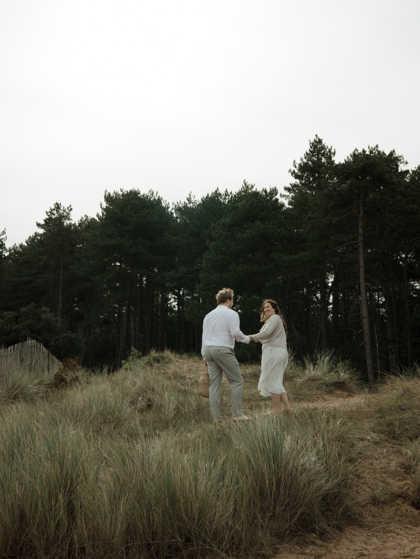 A wholesome autumn engagement shoot with the lovely Olivia and Will. 🥹 

#norfolkweddingphotographer #norfolkwedding #norfolkphotographer #norfolkweddings