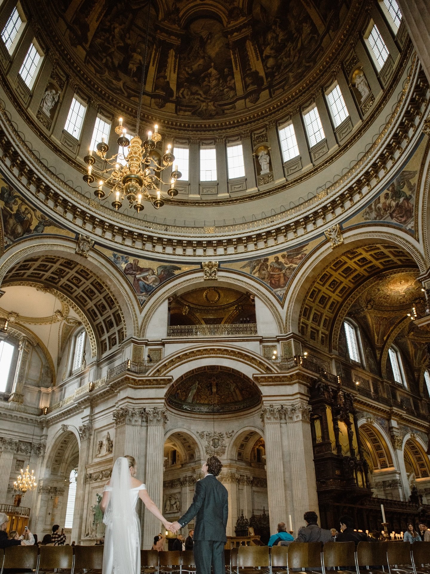ROSALIND // BEN 📷 

A truly incredible celebration and an honour to capture their ceremony at one of Britain&rsquo;s most iconic venues steeped in so much history, St Paul&rsquo;s cathedral. 

A stunning rainy London wedding full of joy where so man
