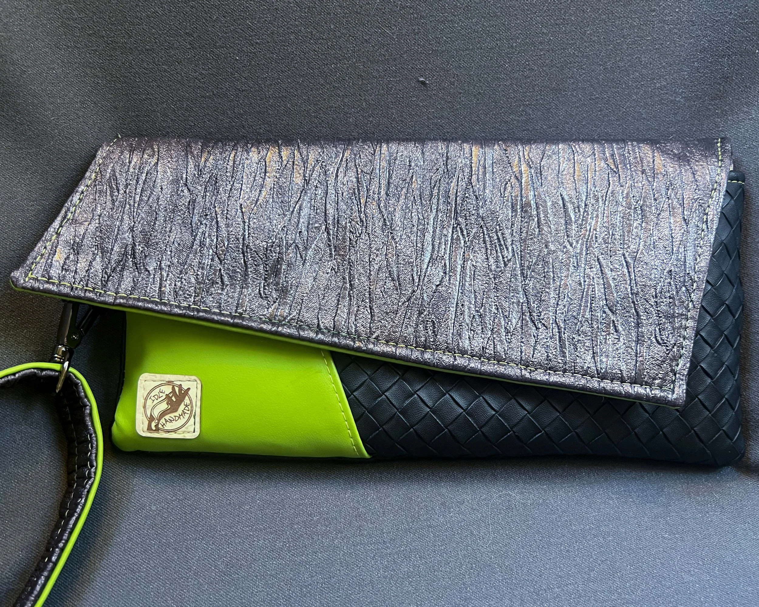 Zig Zag Clutch - Small-2.jpg