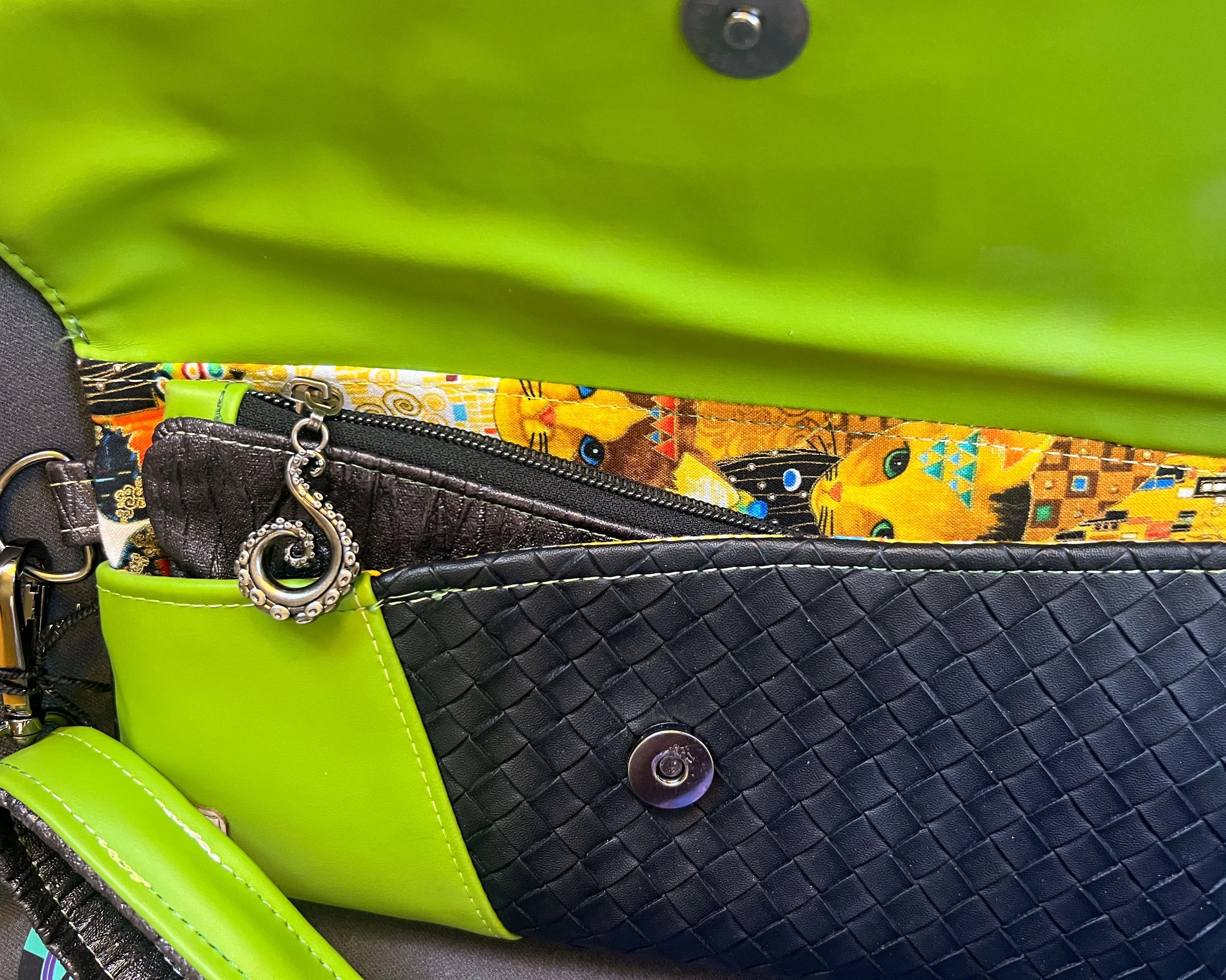 Zig Zag Clutch - Small-5.jpg