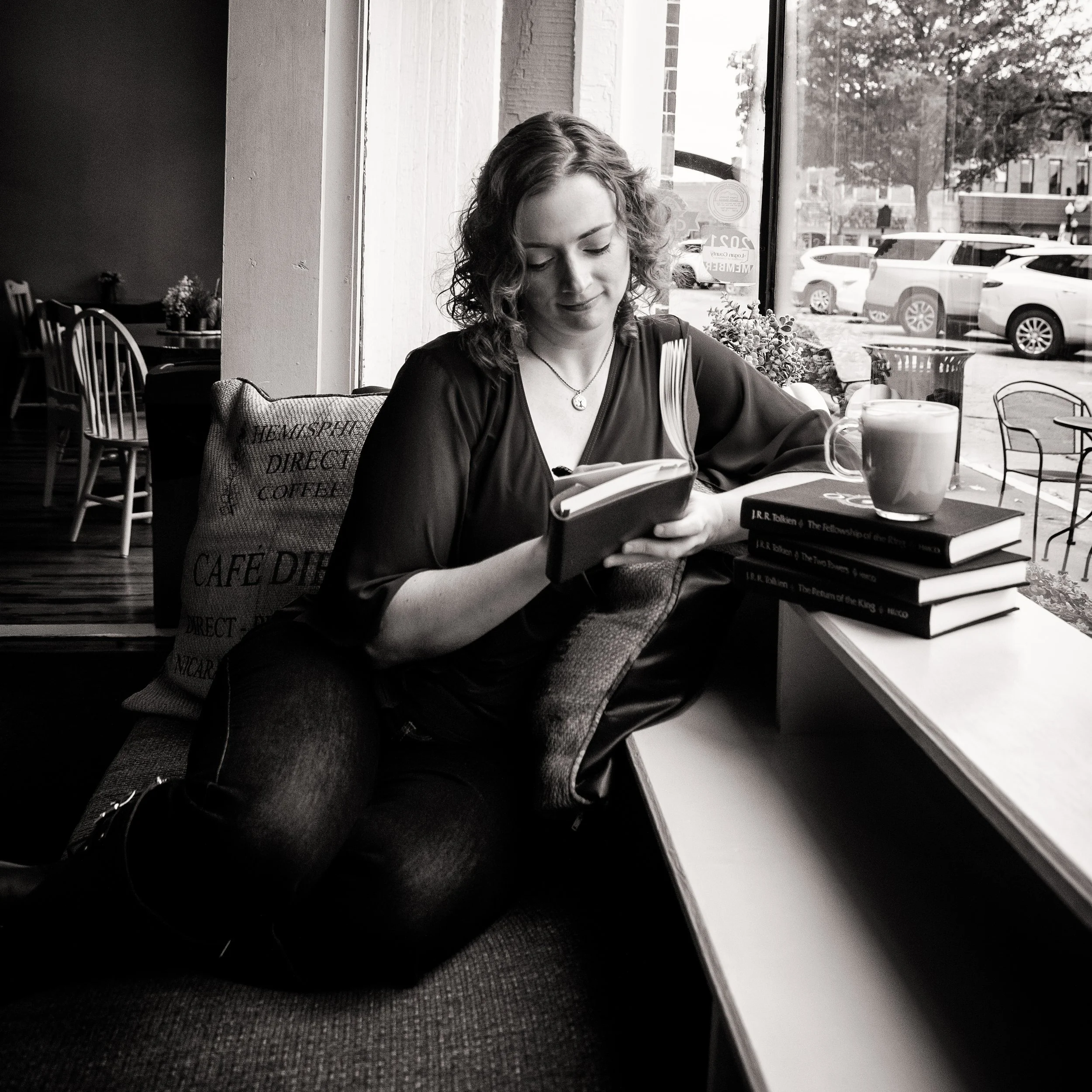 BW Cafe Sit Square.jpg