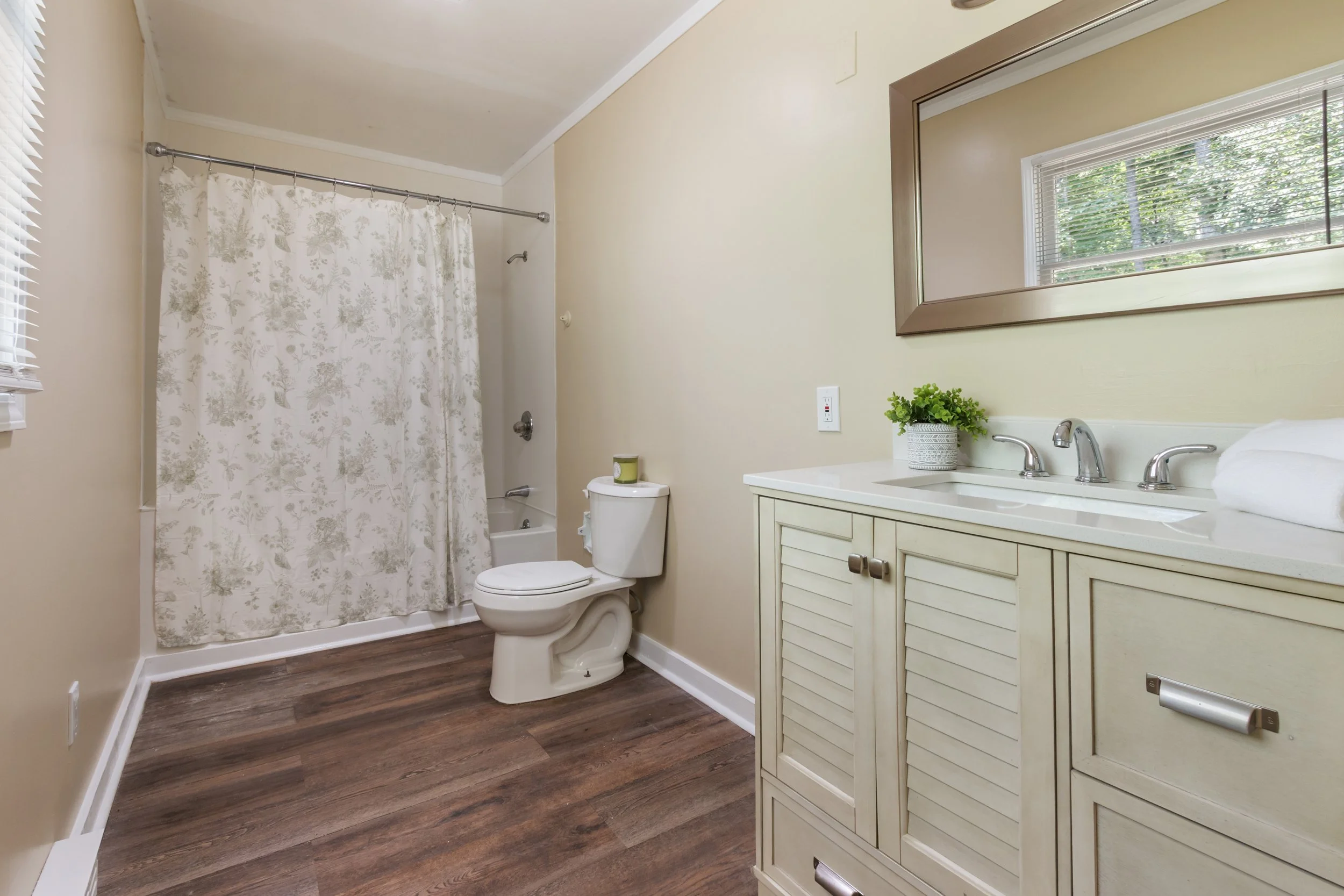 34_masterbath.jpg