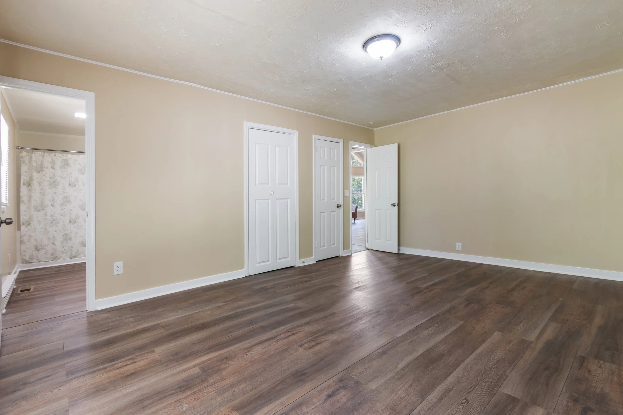 32_bedroom-2b.jpg