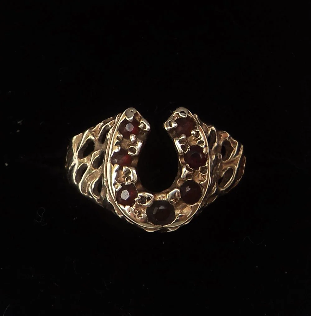 Horseshoe-Ring_9ct_Ruby_2.1g_1.JPG
