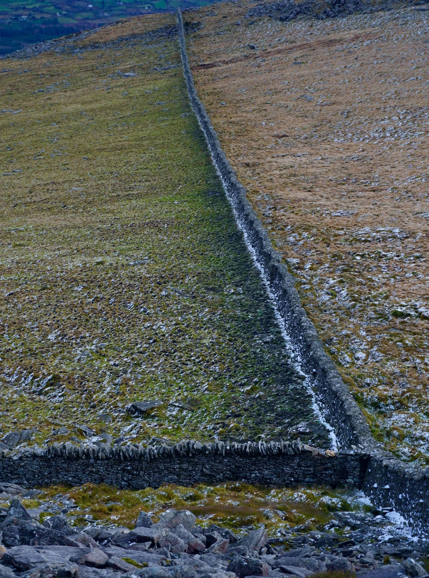 DSW not DWS 

Yesterday&rsquo;s hike on the hills of the Llŷn AONB had us really noticing the beauty of the dry stone walls everywhere.

They&rsquo;re everywhere here in North Wales and so easy to walk past without thinking, but the amount of time, e