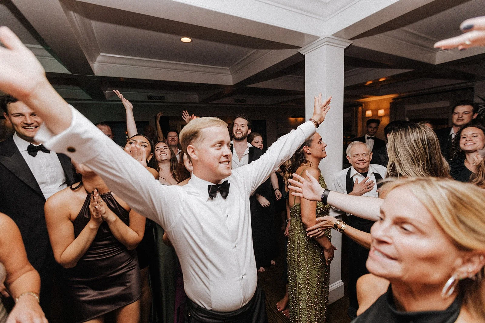 SNEAKYPEAKY (WEDDING)-90.jpg