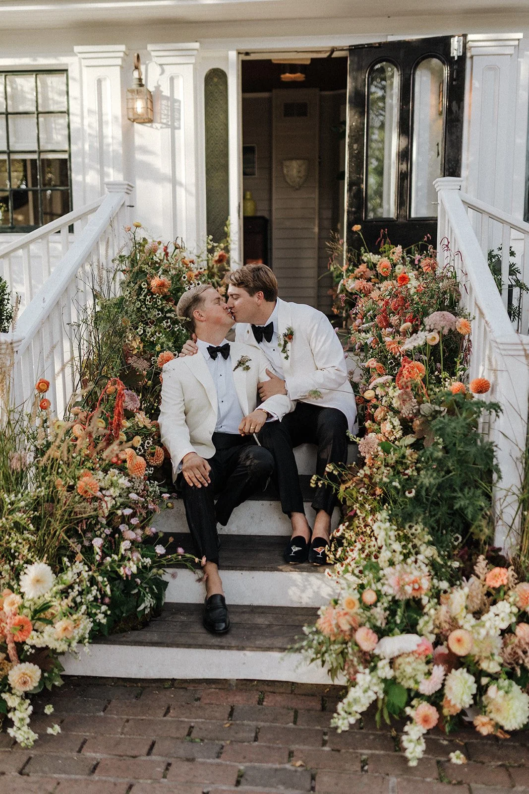 SNEAKYPEAKY (WEDDING)-49.jpg