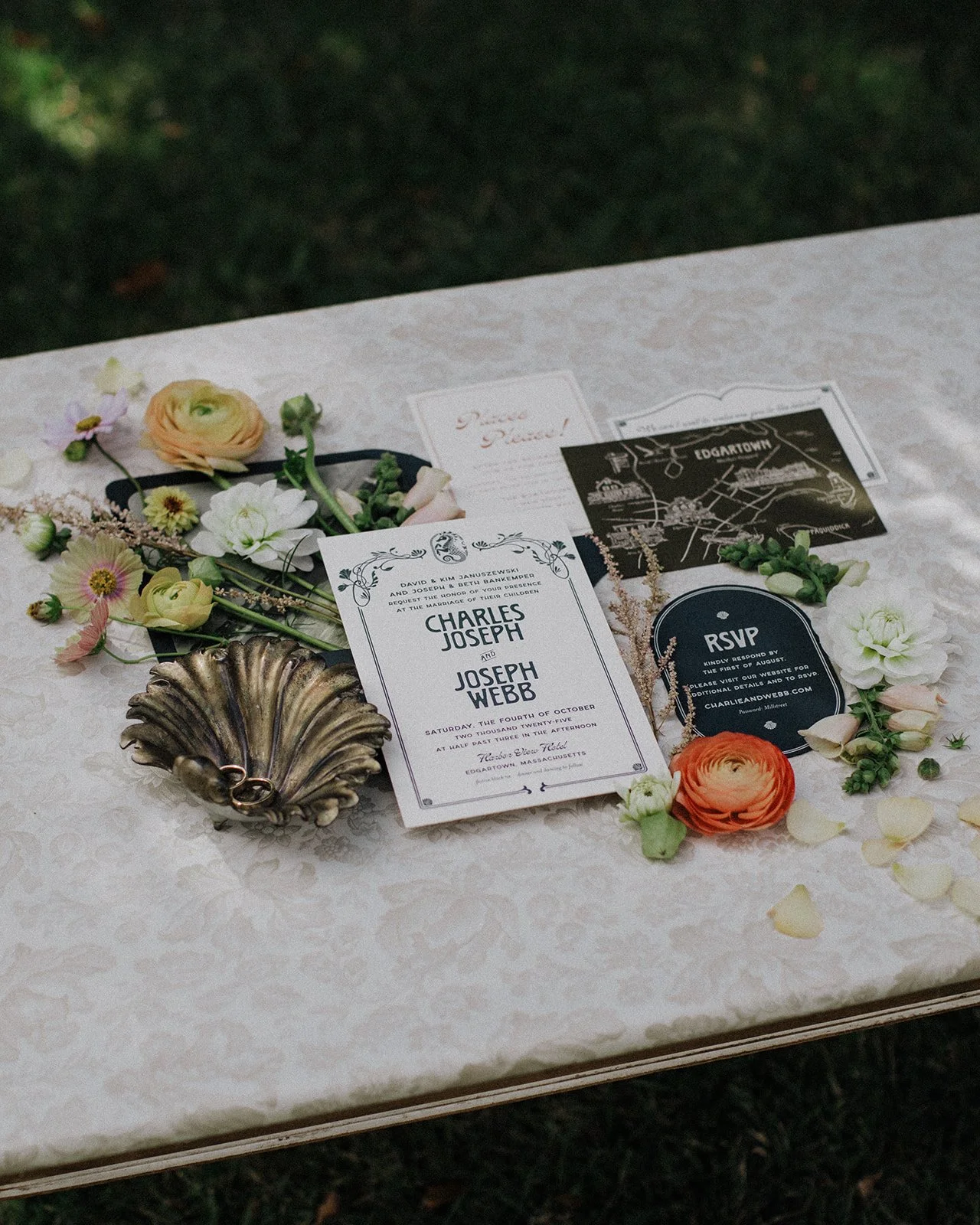 SNEAKYPEAKY (WEDDING)-2.jpg