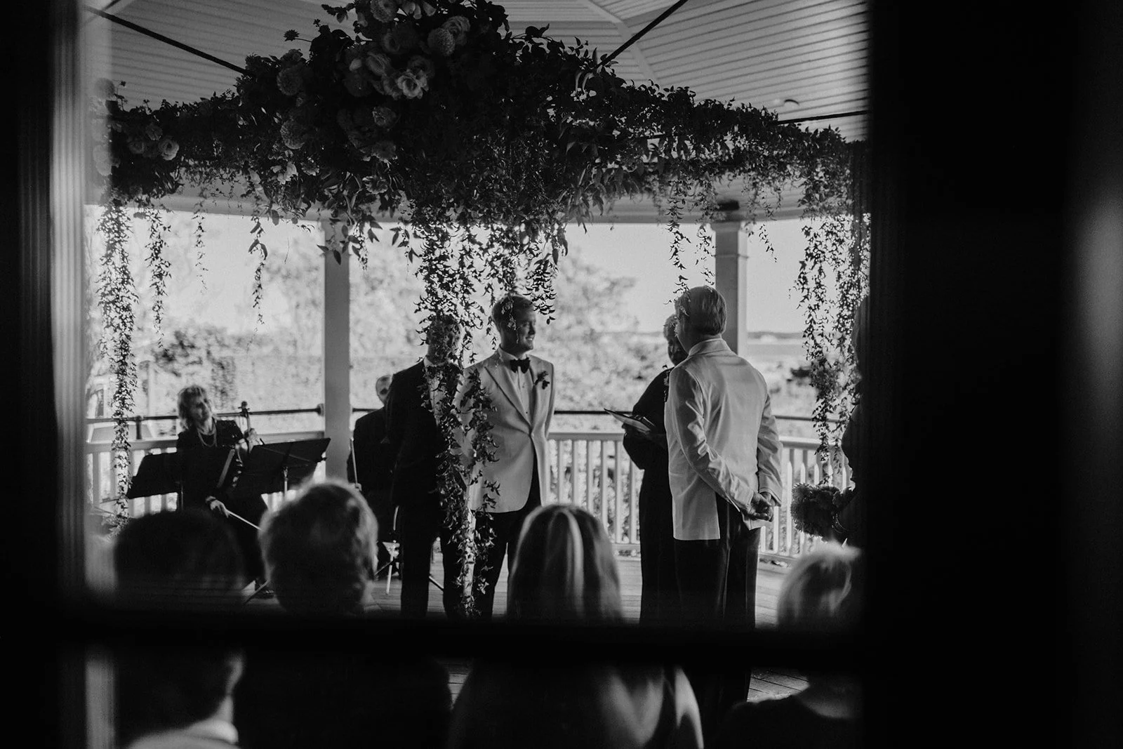 SNEAKYPEAKY (WEDDING)-36.jpg