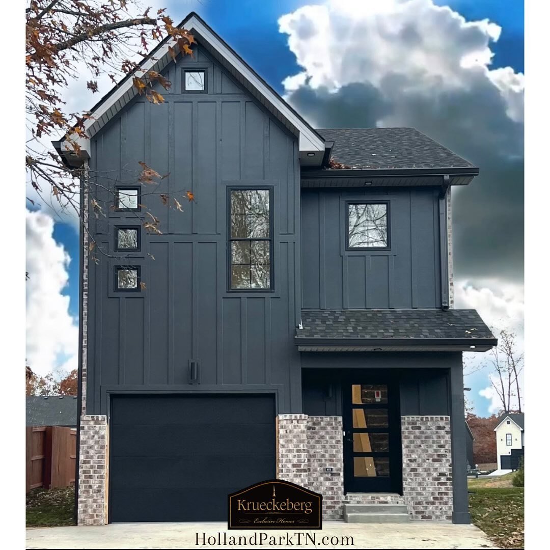 Holland Park West is an up and coming neighborhood in Clarksville TN. It&rsquo;s within walking distance to Holland Park&rsquo;s dining, playground, dog park, shopping and so much more. #walkableneighborhood #clarksvilletennessee #newtownhomesforsale