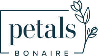 Schoonmaakmerklogo met de tekst 'petals BONAIRE' en een afbeelding van een bloem.