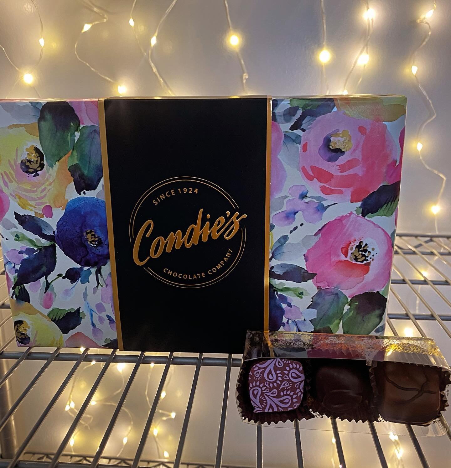 Open the 2nd through 11th! Chocolates for all people, and Mothers especially! Last event until the Fall season. P.S. chocolates and pecan rolls freeze very well. Just ask us! ❤️ @shoplocalutah_  #guittardchocolate #mothersday #mothersdaygift