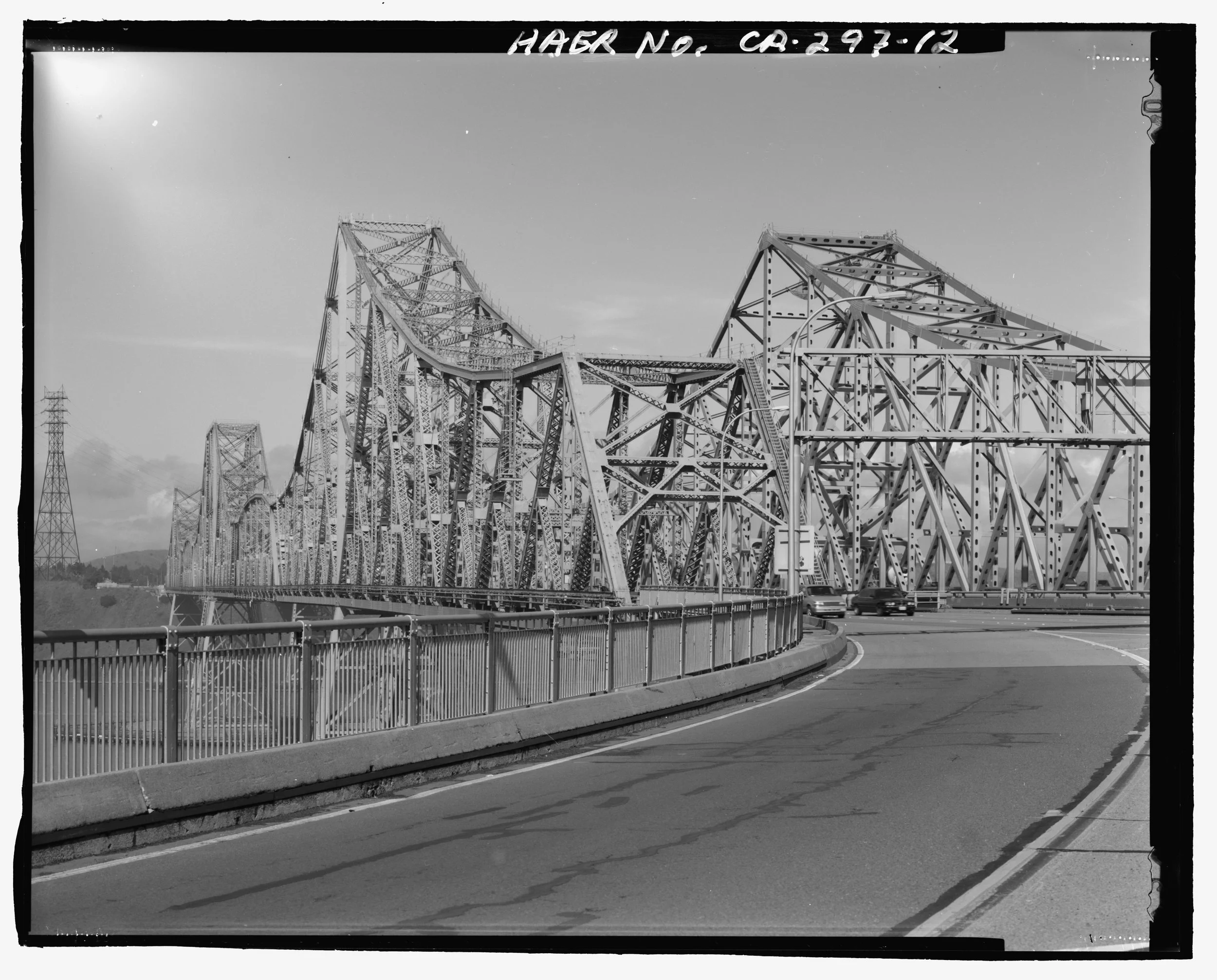 10_Carquinez_Bridge_ORIGINAL_cantilever_roadway.jpg