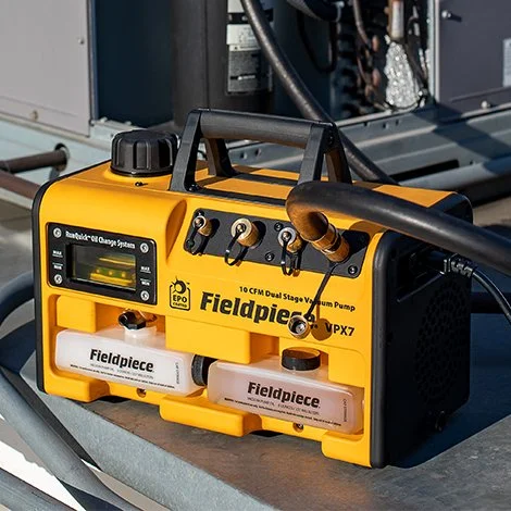 fieldpiece-vpx7-inuse.jpg