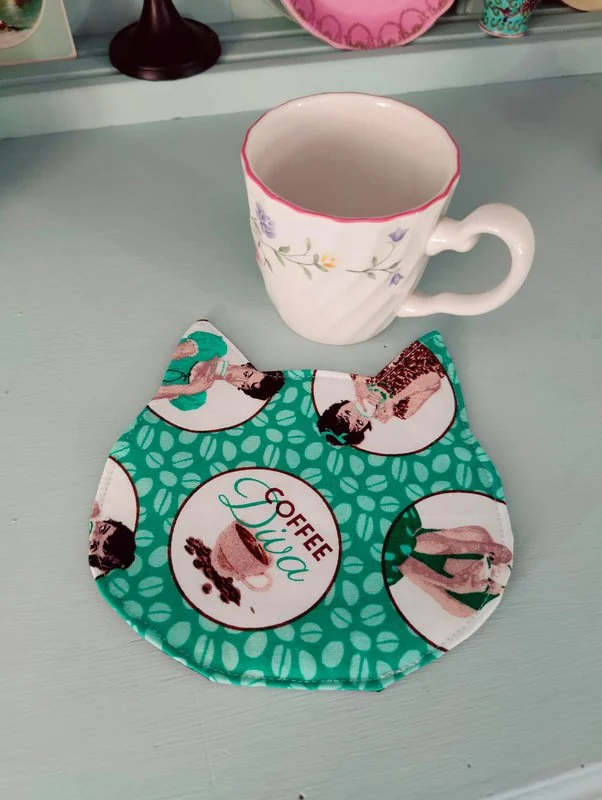CAt mug rug sewing pattern. Simple sewing gifts DIY
