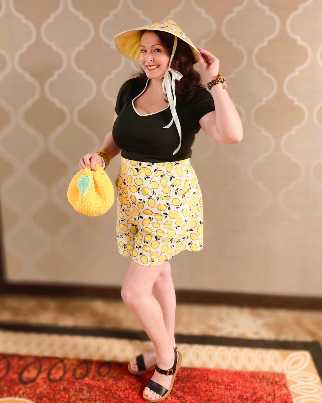 Are you sick of outfit posts yet? Or are ya hungry for more!? 🤪
🍋🍋🍋
This was my car show outfit. My Lemony Loretta's and Mary sunhat. There was supposed to be a Rita top, but whoever sewed it had an outer body experience and forgot to use a longe