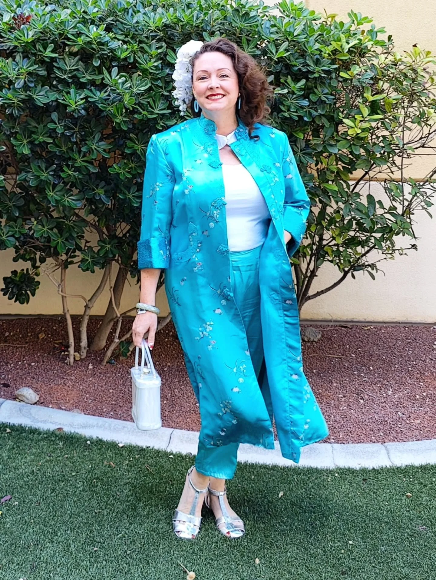 Day 3: 🩵vintage mixed with🧵 handmade mixed with store bought 🛍️. It's a triple threat!! 😱

These are the blue satin pants I made with zero stretch. They are built for walking only. No sitting..🤣 Oh and don't even think about buckling your shoes.