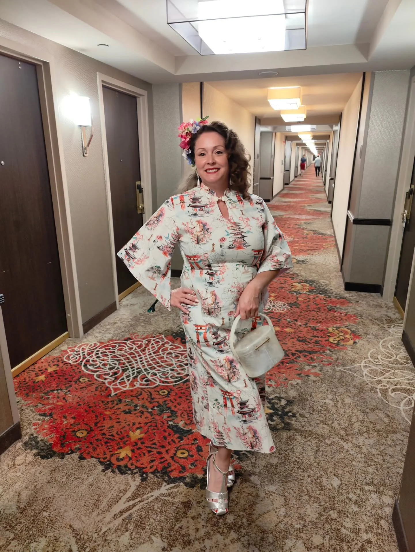 Day...3 or 4? I can't remember 🤪 It's all a blur and I'm probably hungry. 

This was my first Pake Muu I made, I totally botched the collar, but I like the fit of it better. 😆 So it was a happy little mistake. 🎨 @bexthefemme

Fabric is from our de