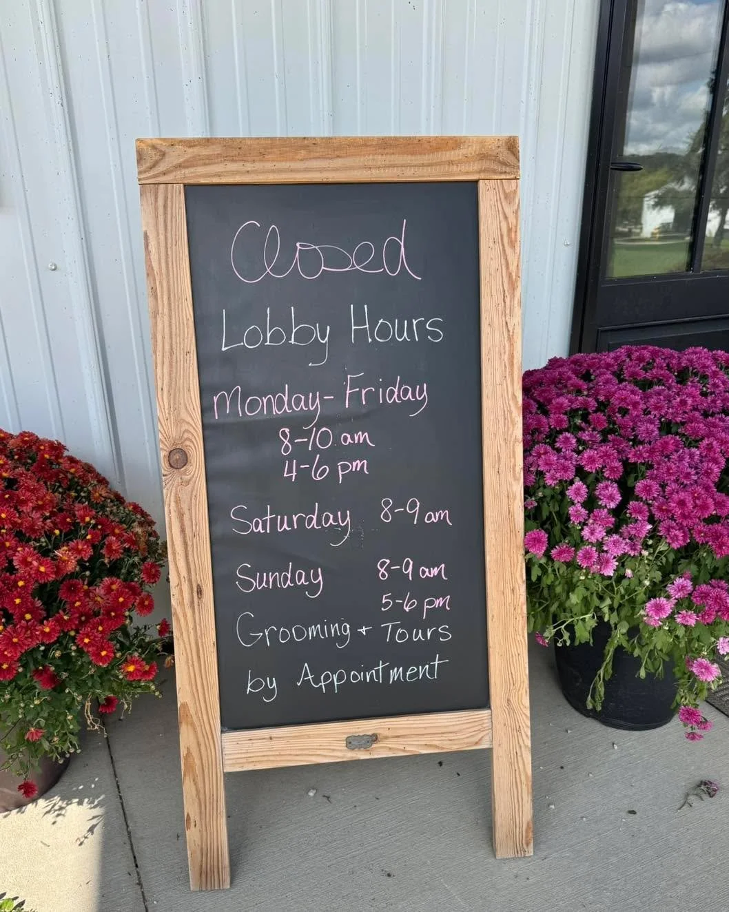 Just a reminder of our new Sunday hours! 

Our new Sunday hours are:
8:00 AM - 9:00 AM and 5:00 PM - 6:00 PM

Please also note that Early/ Late Check-In &amp; Check-Out (Day Retreat) charges will now apply on Sundays.

If you have any questions, plea