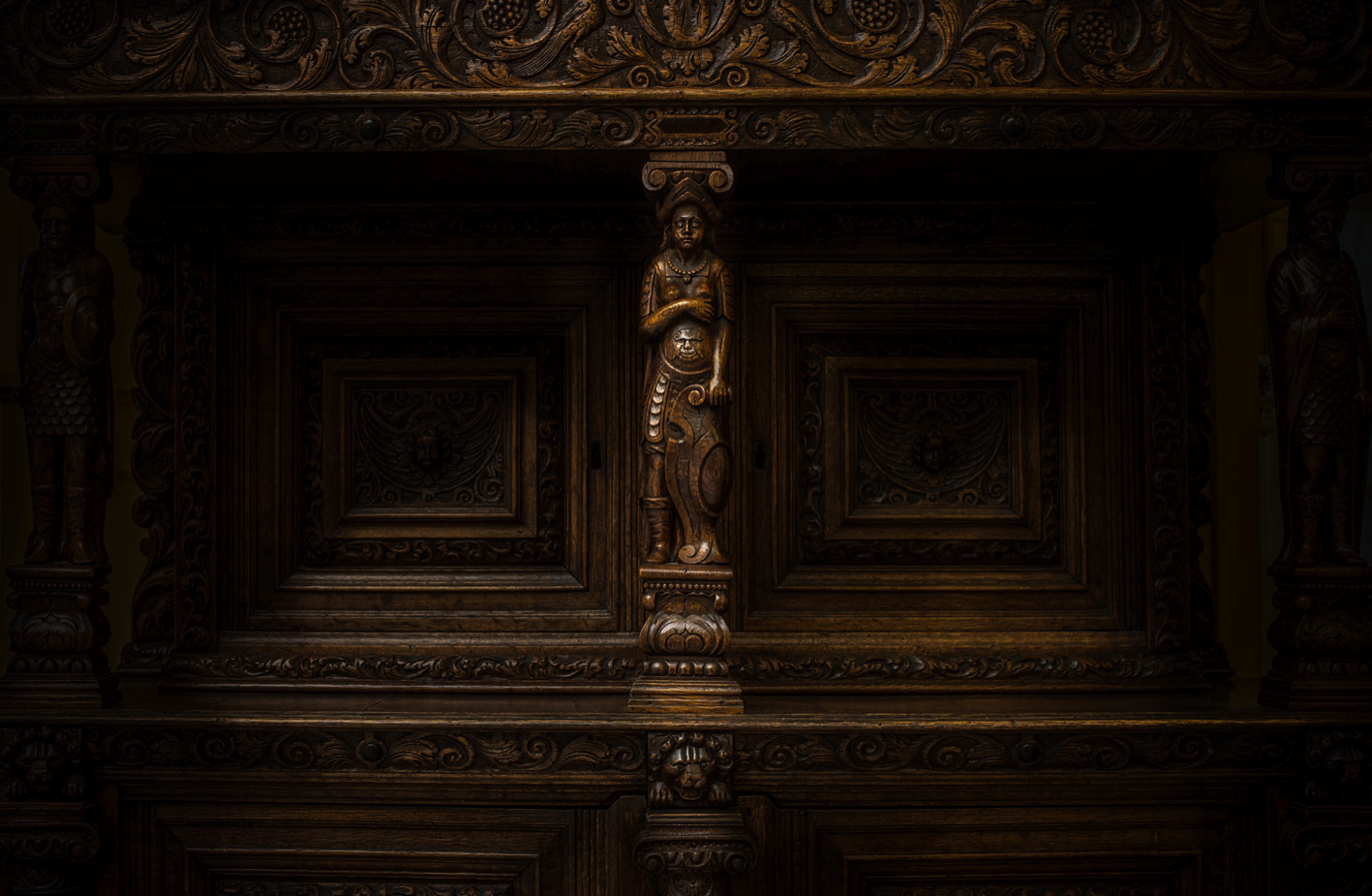Wood-carved furniture 