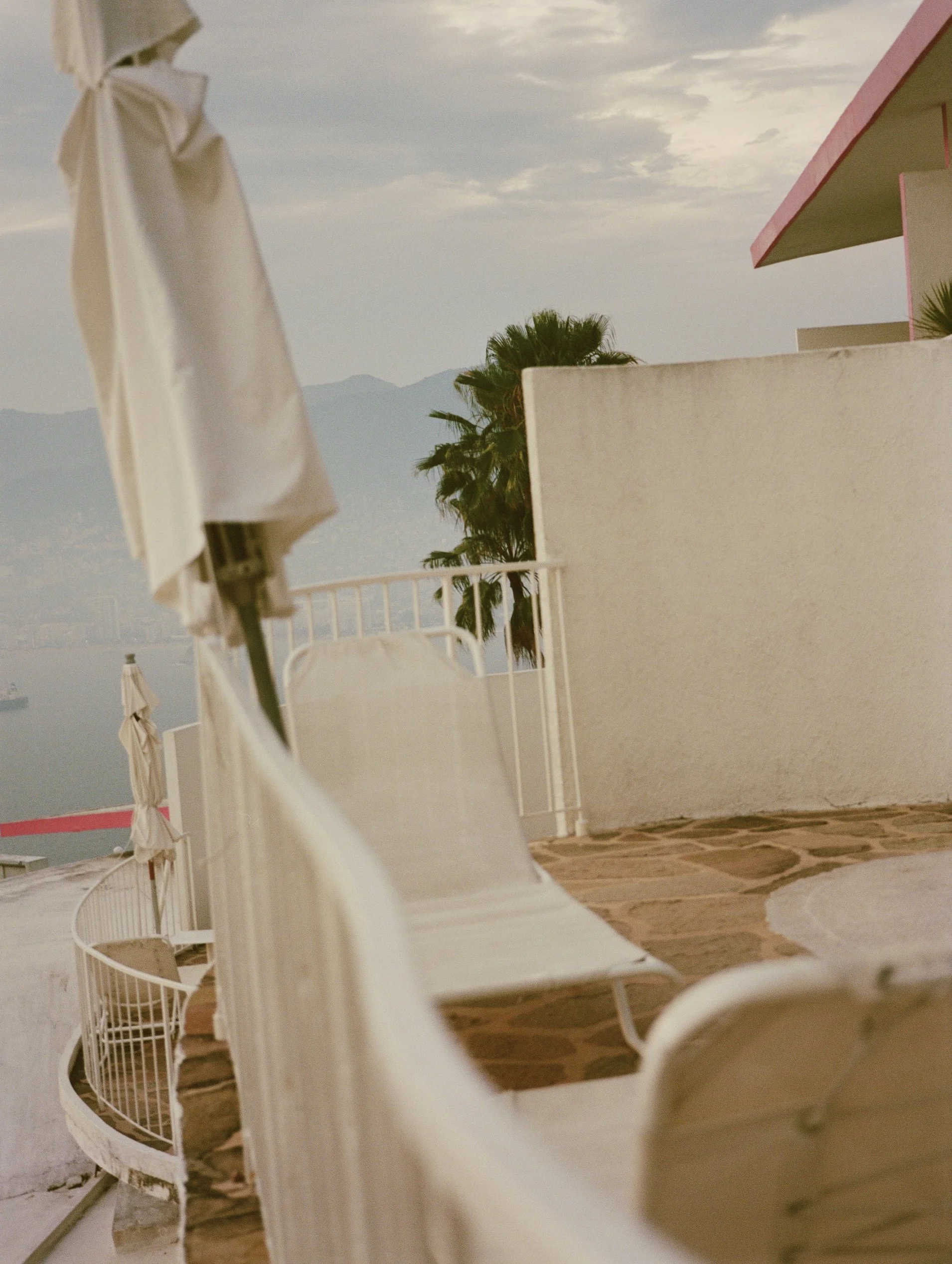 000088140002Border copy 3.jpg