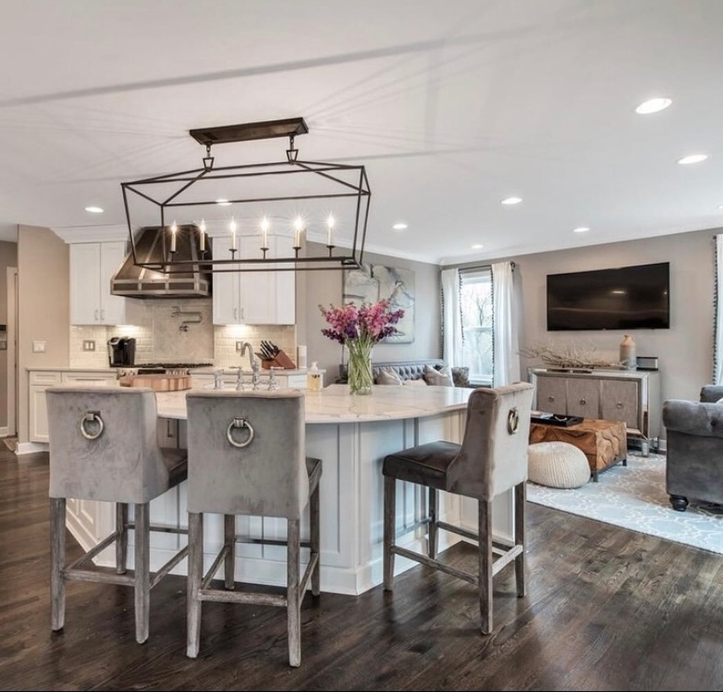 An oldie but goodie for all those that love bright and airy. We reclaimed the outside room in this full kitchen renovation. The previous all season room wasn&rsquo;t insulated and was completely underutilized. The footprint of the kitchen was small a